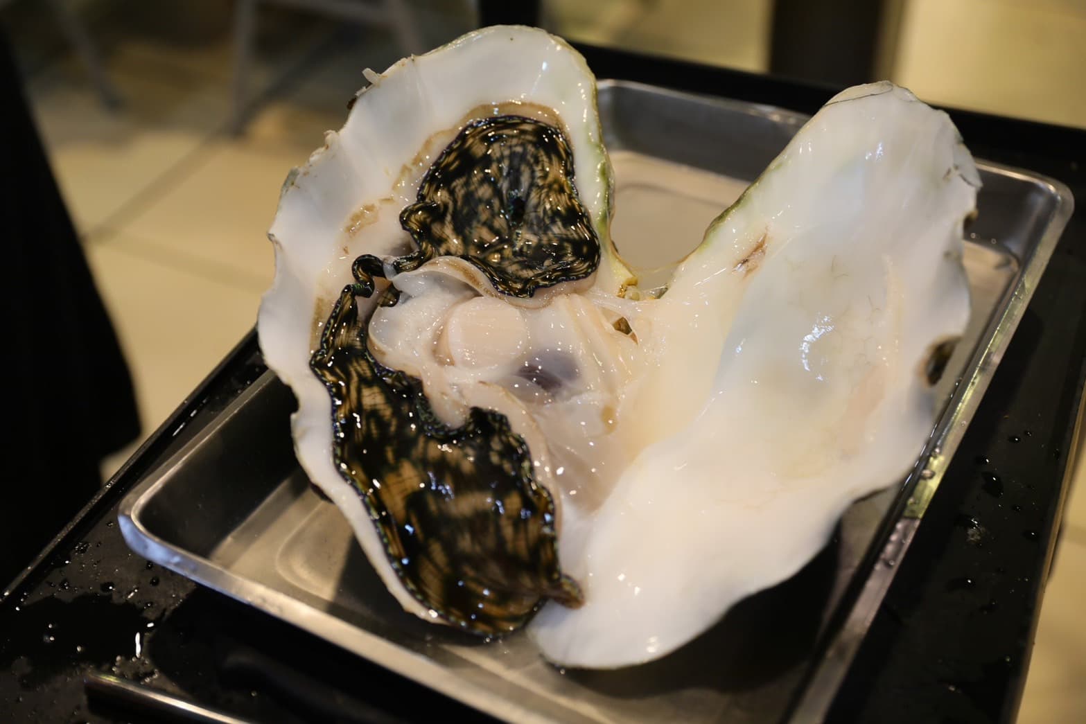 「硨磲貝」肉質口感頗為特別,爽脆彈牙非常有嚼勁。