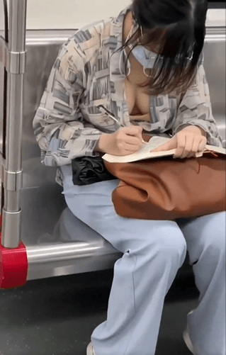 網友直呼「認真的女孩最美麗」。(翻自X平台)