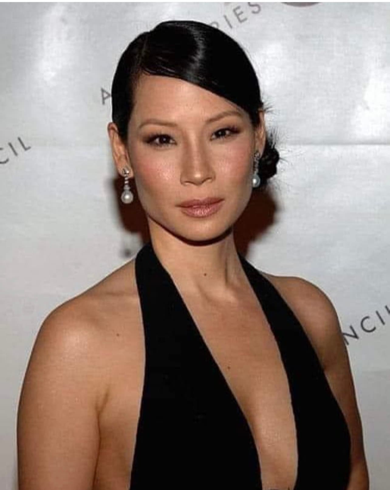 劉玉玲48歲時突然在IG宣布自己當媽了,靠著代理孕母順利產出一子。(翻攝自劉玉玲IG)