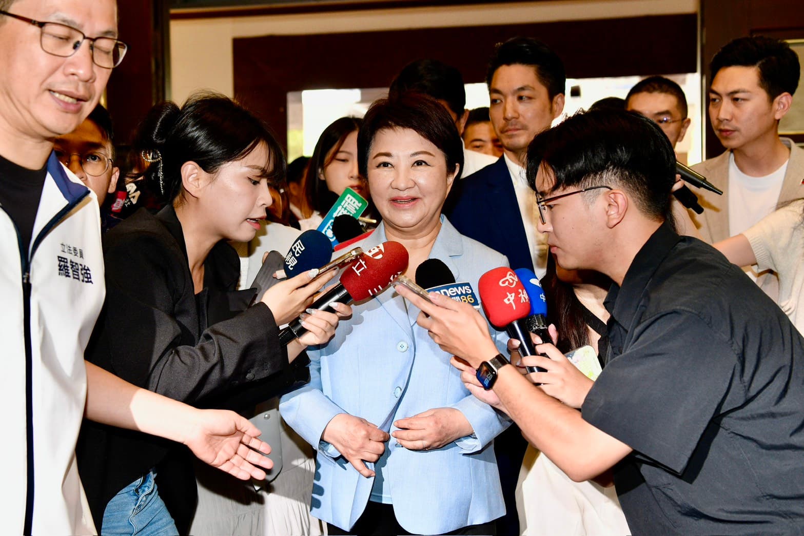 盧秀燕今上午又來到立法院參加藍營的抗議記者會。(鏡報李智為)