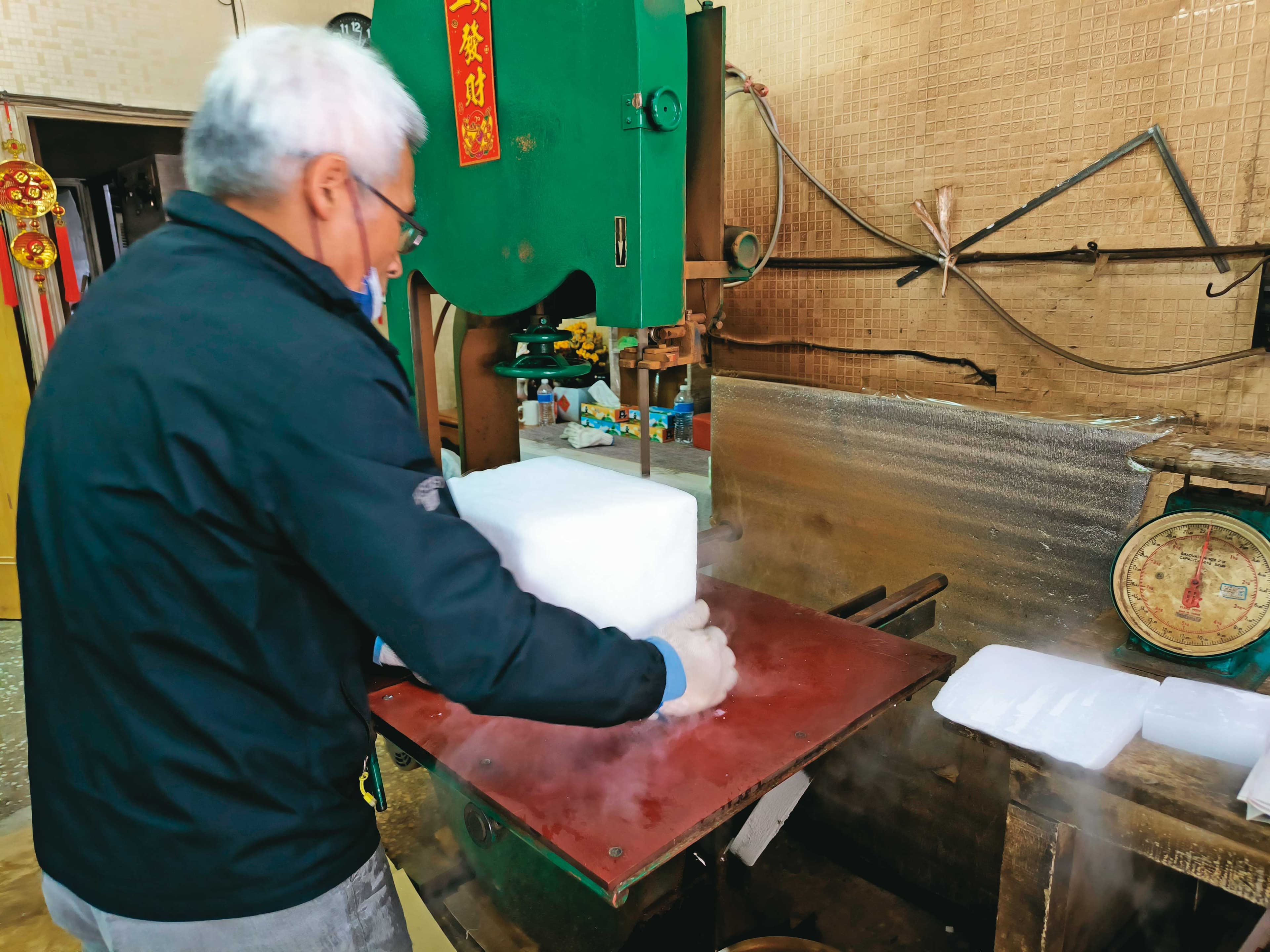 乾冰廠老闆(圖)證實,2名嫌犯1小時內2度來買乾冰。