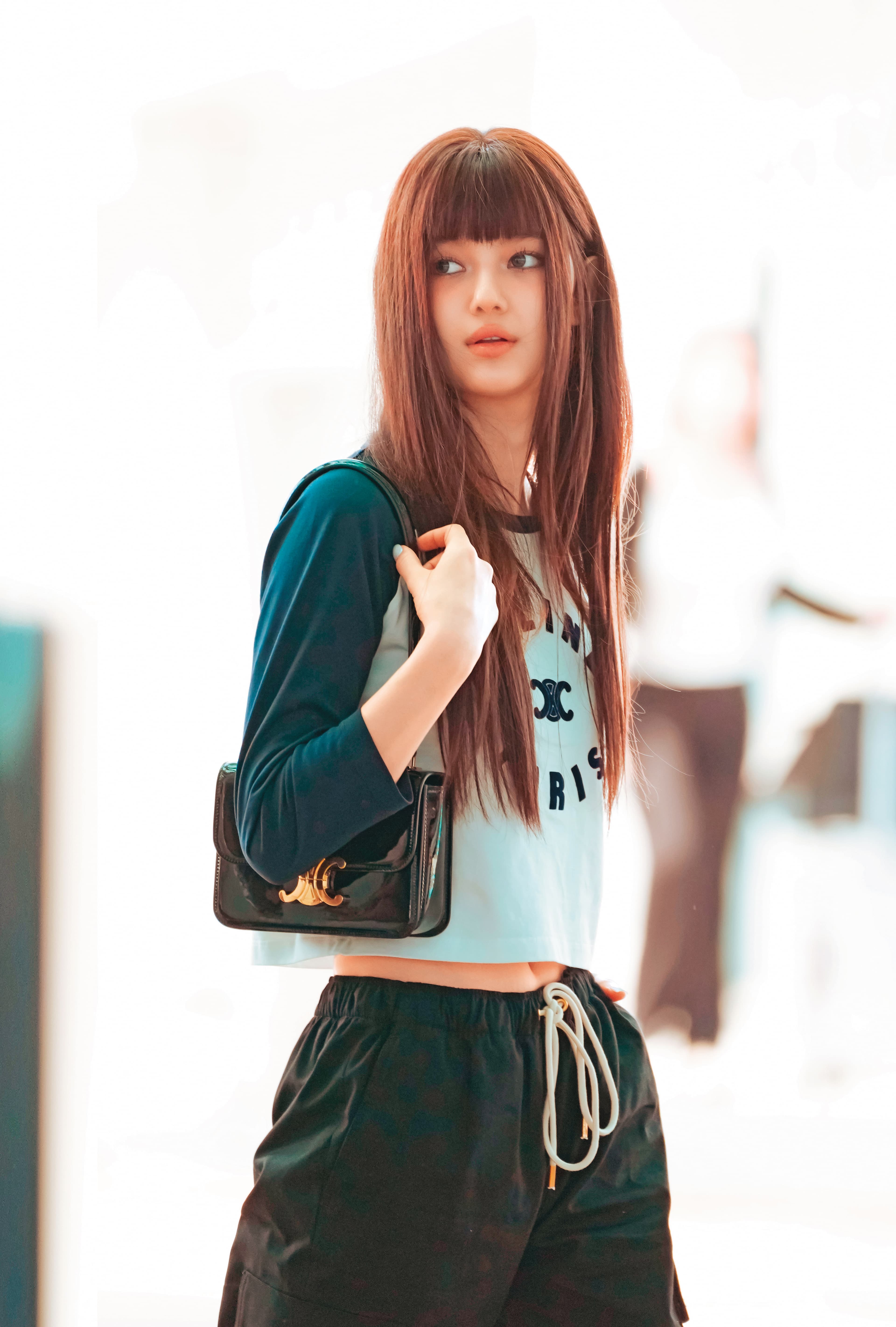 韓國女團NewJeans的Danielle演繹全新Teen Garance手袋的法式魅力。(CELINE BY HEDI SLIMANE提供)