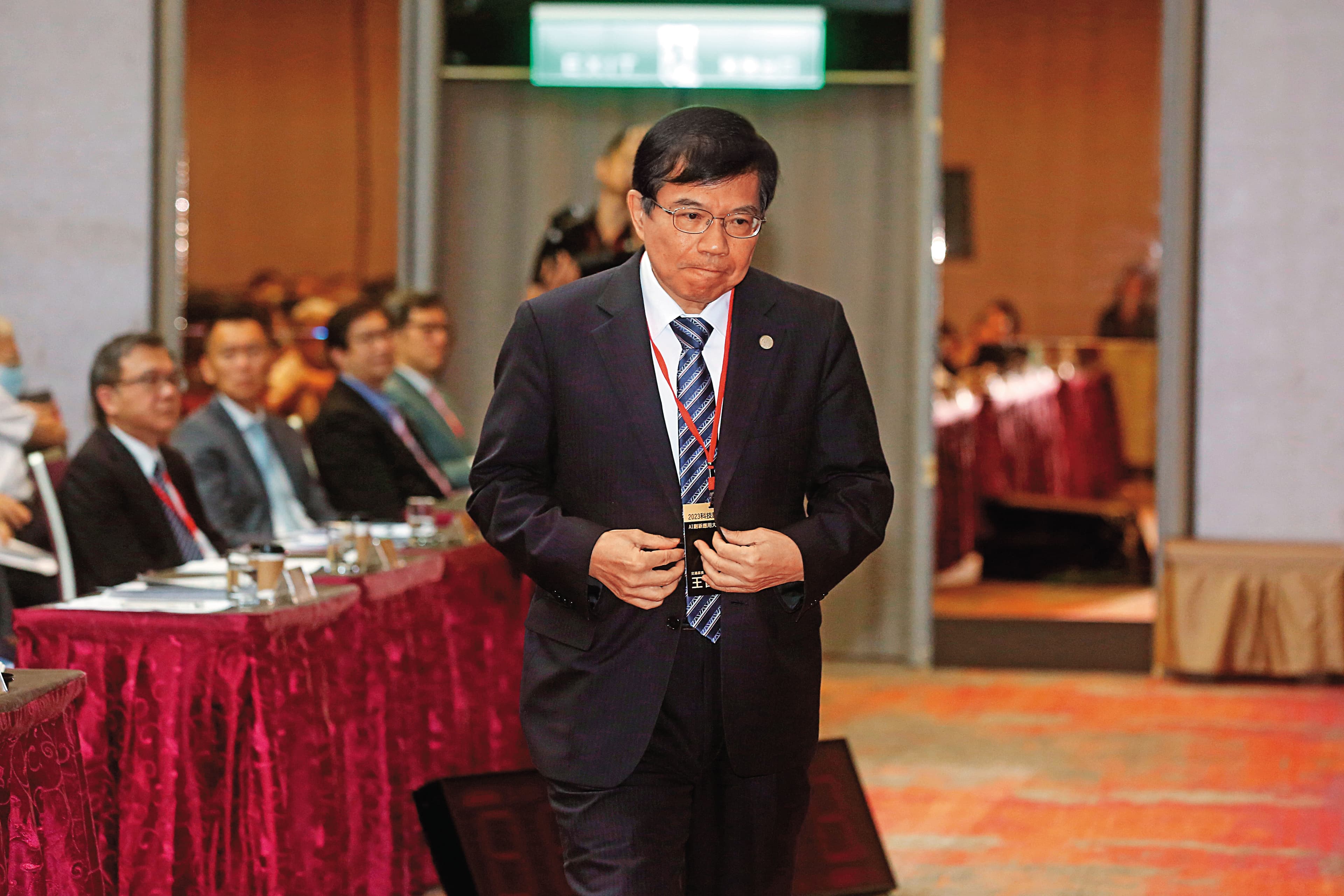綠營選後檢討點名四部會,賴清德還曾私下直指對唐鳳處理假訊息等表現不滿意。圖為交通部長王國材。