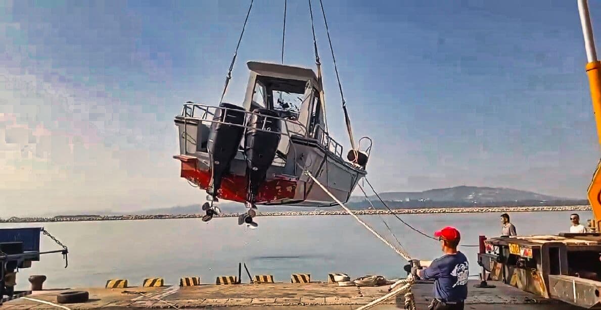 海事專業認為,陸艇擁2具發動機,追求機動高速,也因此增加翻覆風險。(讀者提供 )