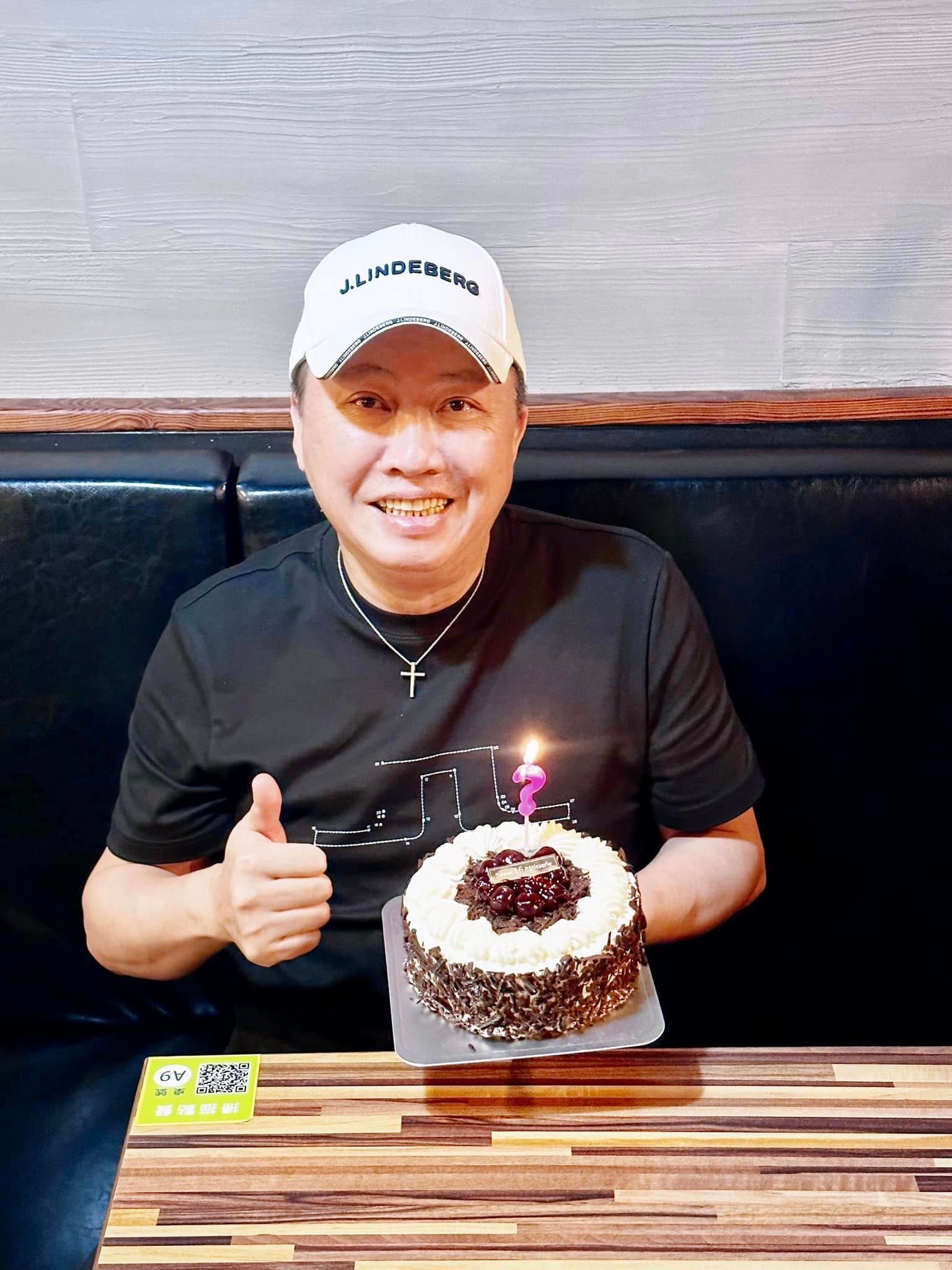 趙正平梅開二度與小22歲女友已經登記結婚。(翻攝自趙正平臉書)