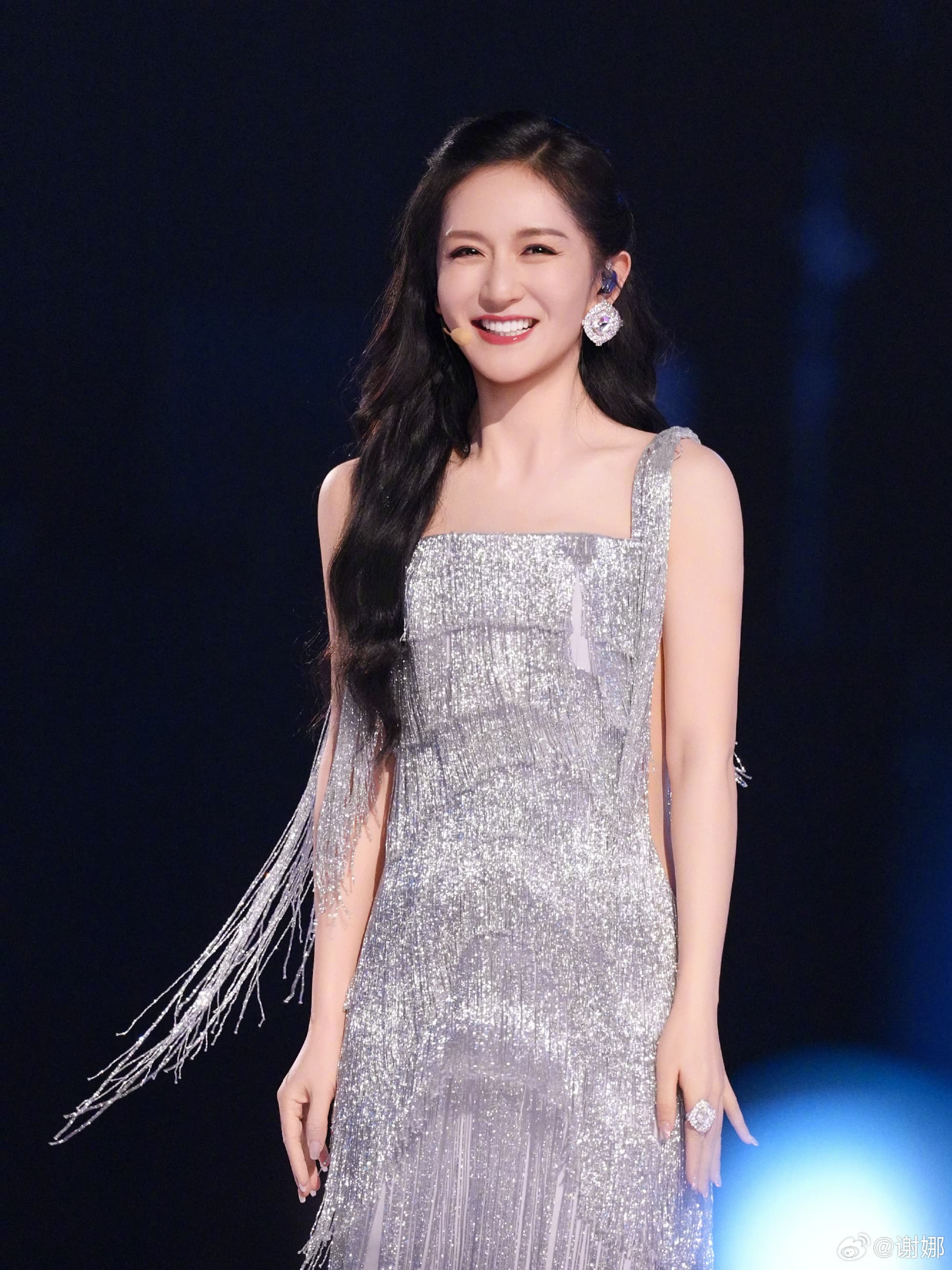 中國女主持人謝娜不爽粉絲的勸告,不惜在網上發文怒懟粉絲,搞到老粉寒心,引起大規模脫粉。(翻攝謝娜微博)