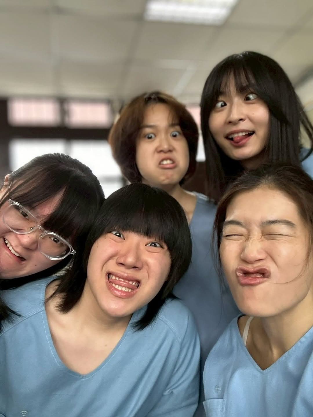 在《陽光女子合唱團》飾演「小晨」的新人晨亦甯,讓不少觀眾印象深刻。(翻攝自IG@317century)