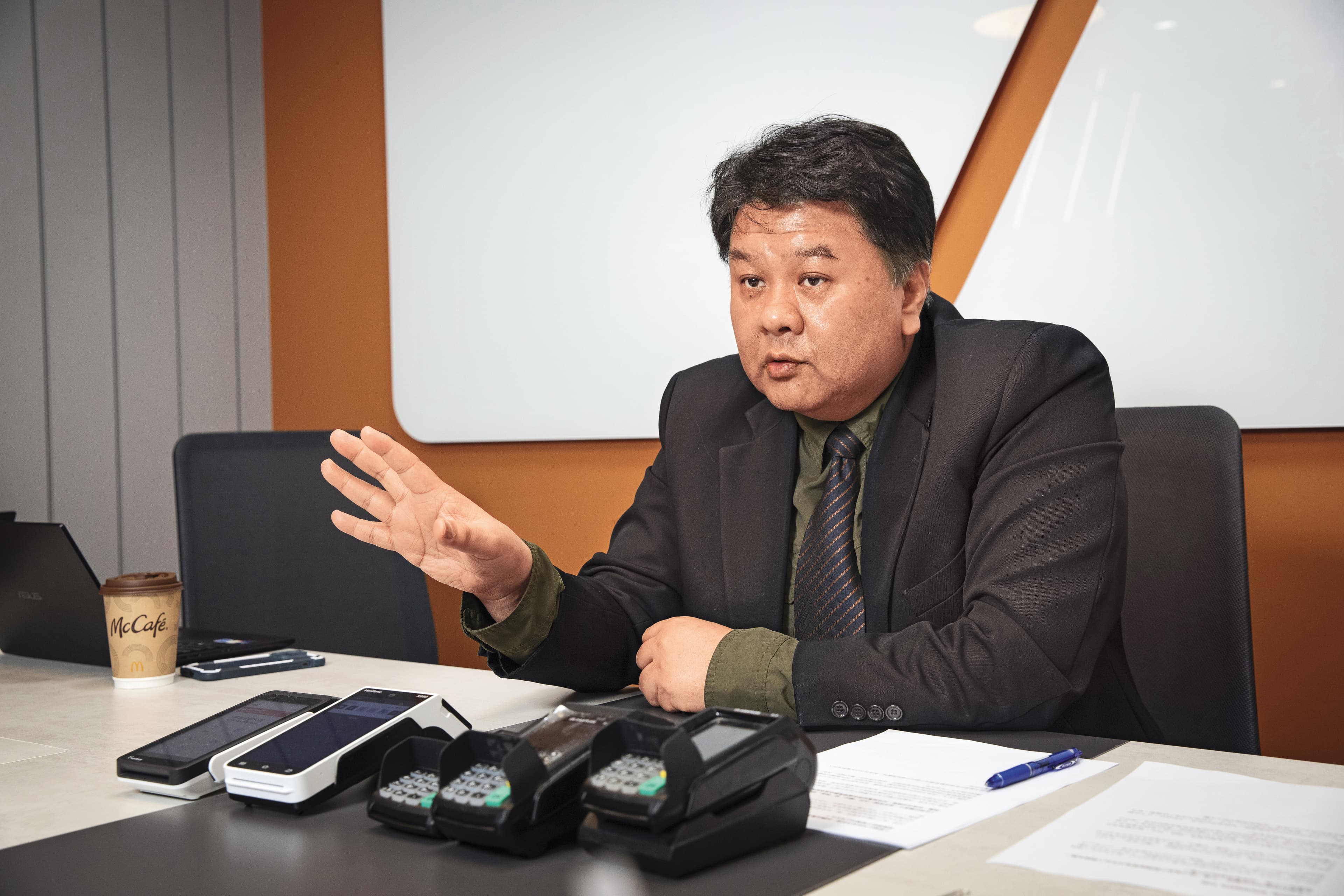 黃華勇認為精誠金融的刷卡機龍頭地位,是公司重要的護城河,「也有底氣真正做到OMO(線上線下整合)。」
