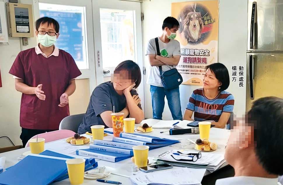 投訴人認為就是有動保處長楊淑方在背後撐腰,才會讓無良廠商有恃無恐。(翻攝新北市動保處官網)