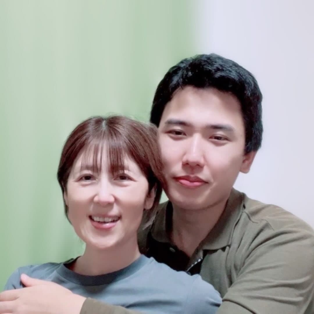 網友們對這對情侶評價非常正面,也有許多人希望他們能真的步入殿堂。(翻攝IG@ayunana_style)