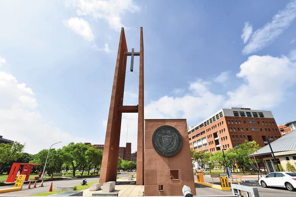 張振平在台南長榮大學任教多年,現為研究員兼副教授。(翻攝長榮大學官網)