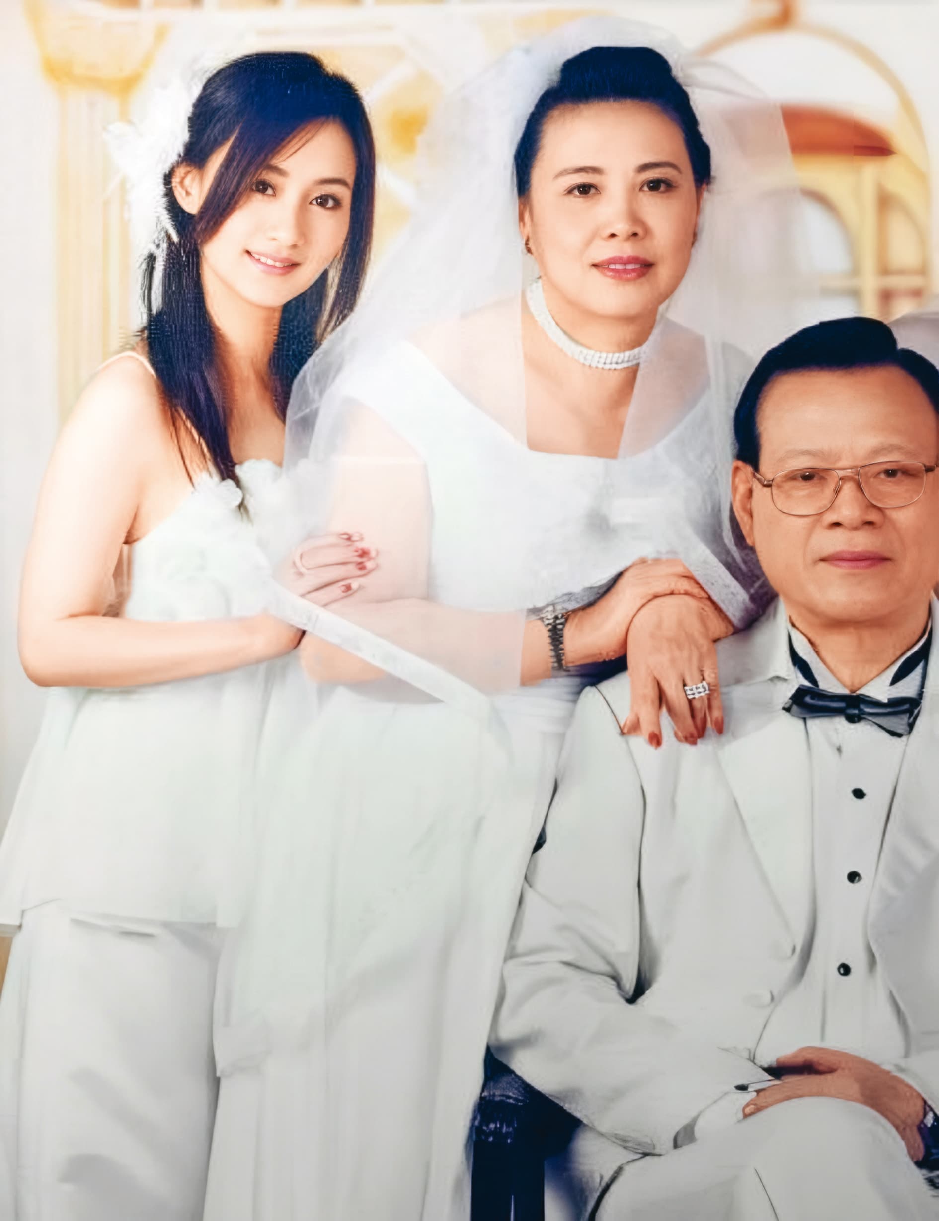 陳德容(左)是家中老么,從小備受父母疼愛。(翻攝自陳德容臉書)