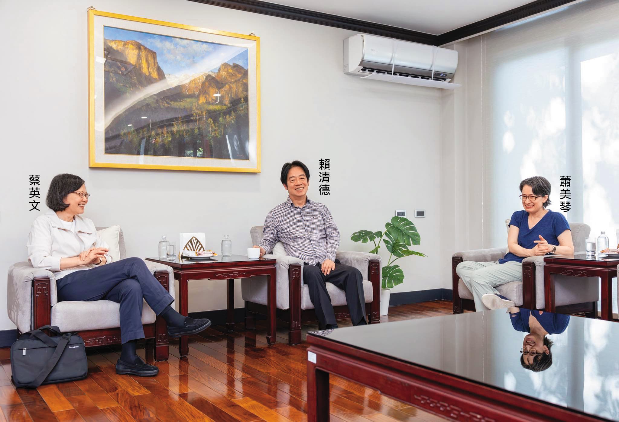 823投票後,蔡英文到總統官邸探視賴清德,展現黨內團結氣氛。(翻攝蔡英文臉書)