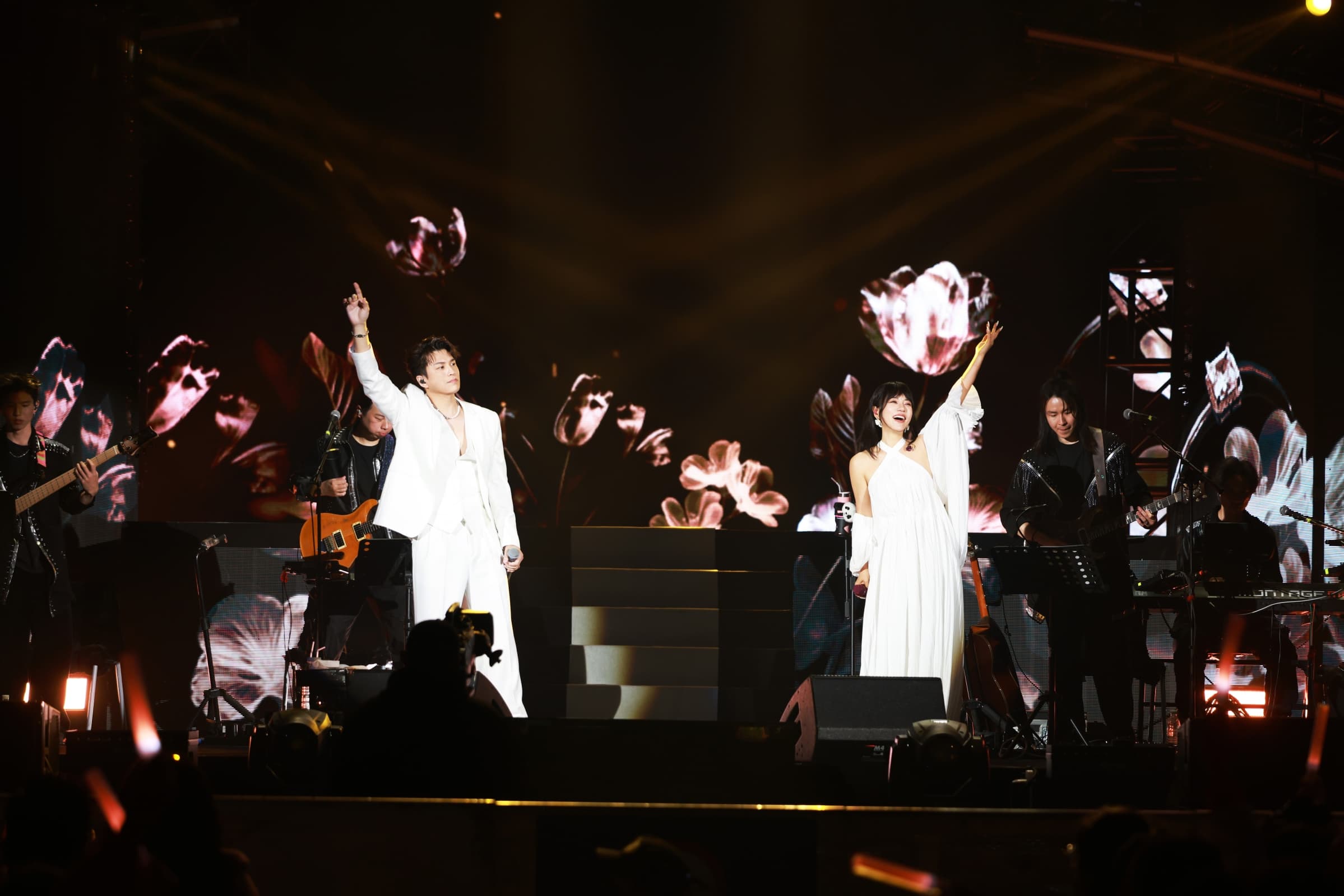 丁噹邀請阿弟擔任演唱會嘉賓,阿弟開心舊地重遊。(相信音樂提供)