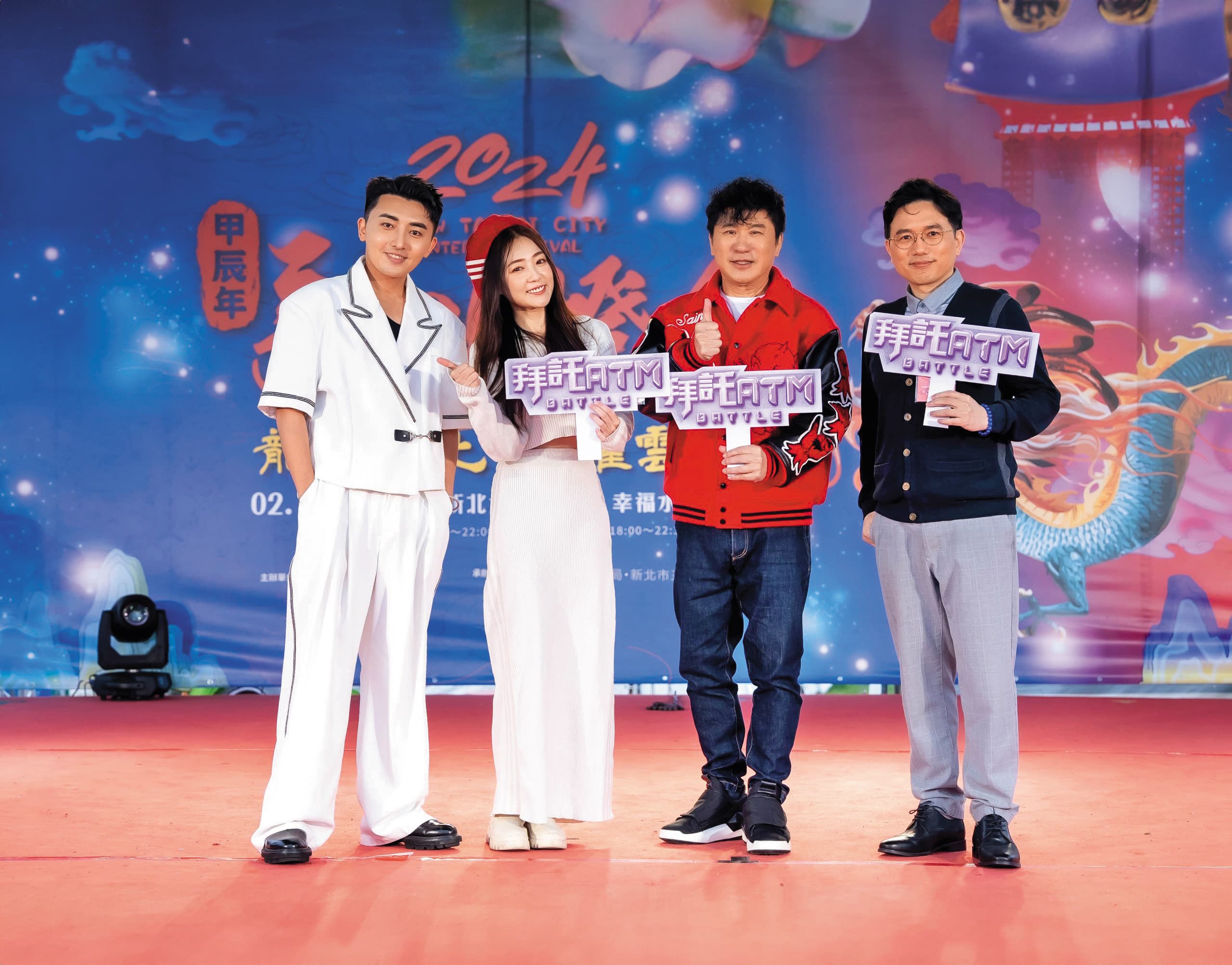 江坤俊(右起)身為電視寵兒,而且是TVBS的藝人,台內益智節目《拜託ATM》舉辦見面會,他與主持人胡瓜、來賓詹子晴、張柏謙同台。(TVBS提供)