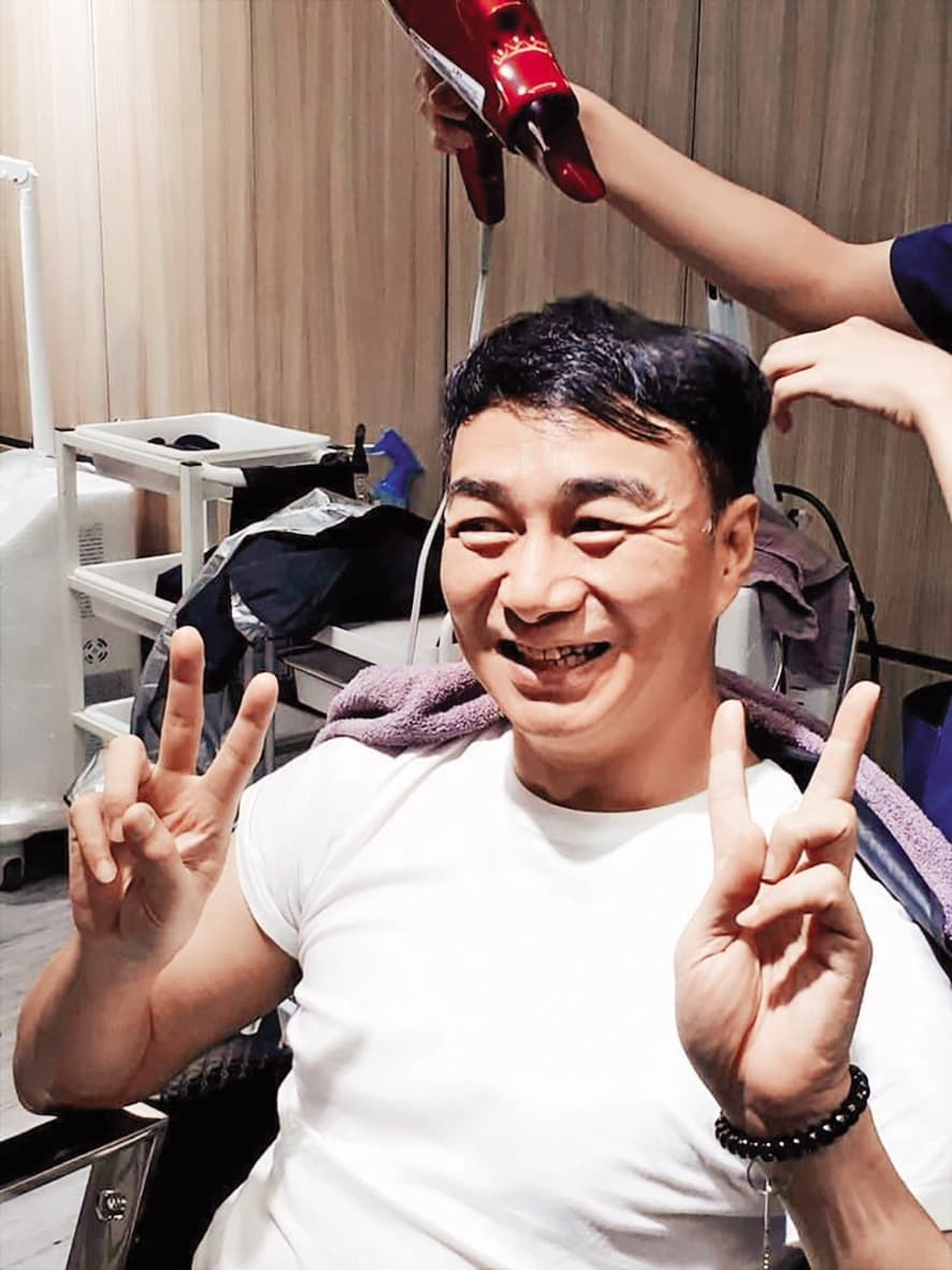 雖跟人家老婆上摩鐵,馮光榮否認發生性關係與介入許姓男子的婚姻。(翻攝自馮光榮臉書)