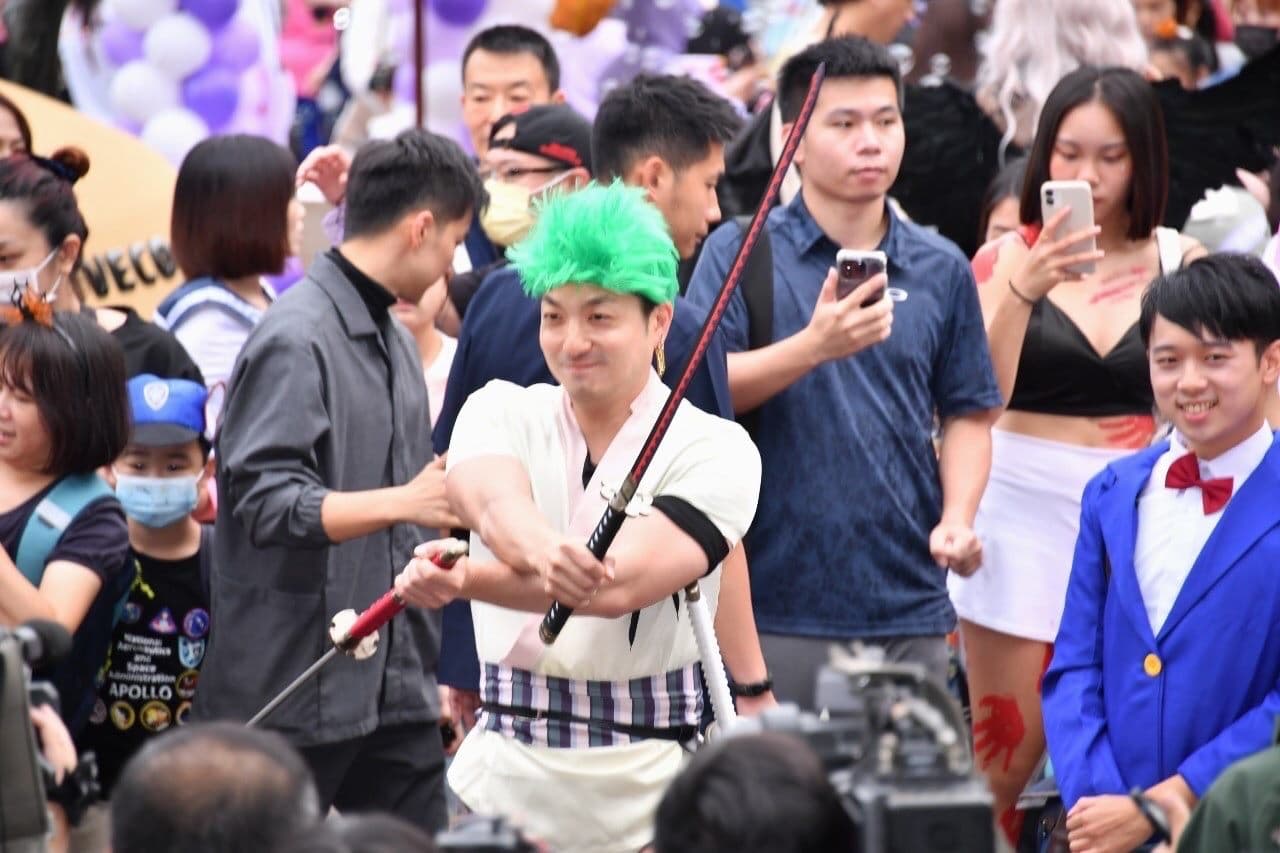 蔣萬安今天扮演索隆。(台北市政府提供)