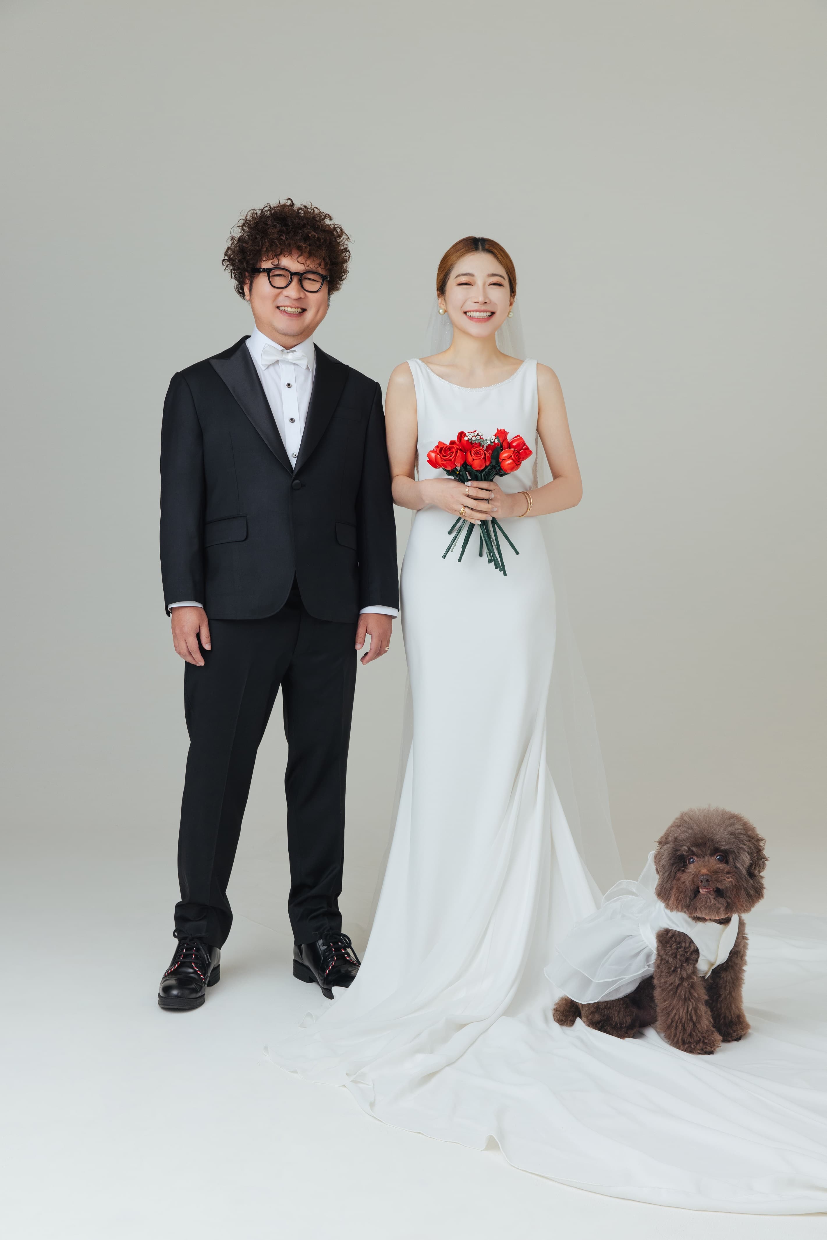 納豆與依依近日進棚拍婚紗照。(經紀人提供)