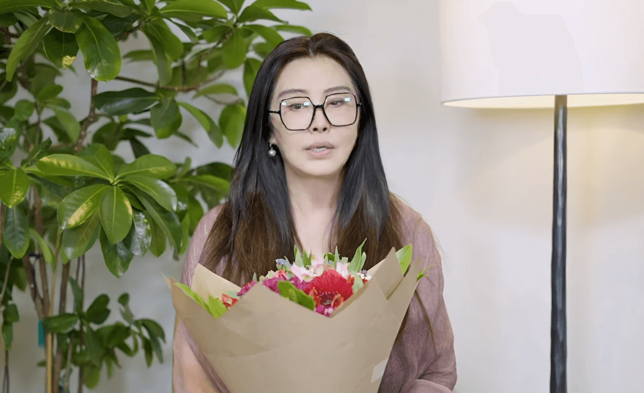 王祖賢近日受訪分享身心靈平衡的觀念。(翻攝SurvivingSiliconValley YouTube頻道)