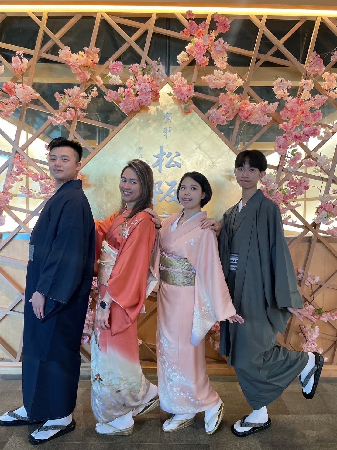 點子王張維軒為每家樂軒分店都打造出獨一無二的用餐氛圍,位於信義新天地A4的松阪亭走的是京都風,另外提供一套十萬元的高級和服給客人穿,作為用餐體驗。(樂軒提供)