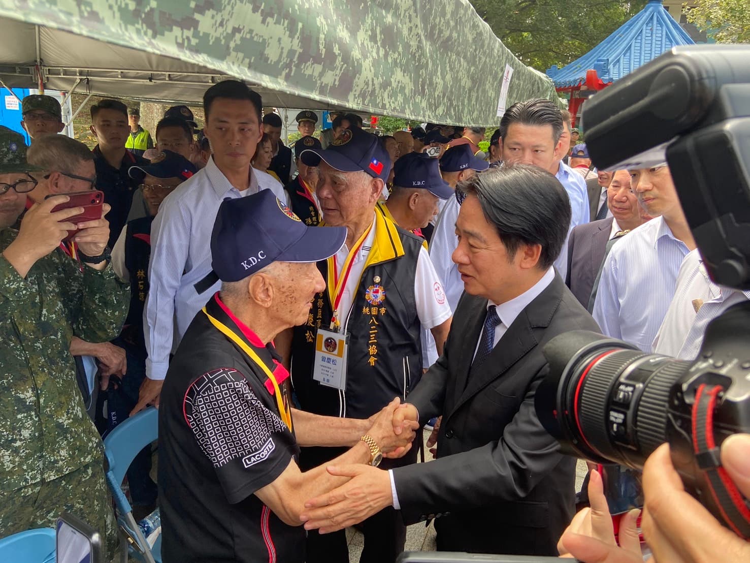 賴清德與823參戰官兵與遺屬問候。