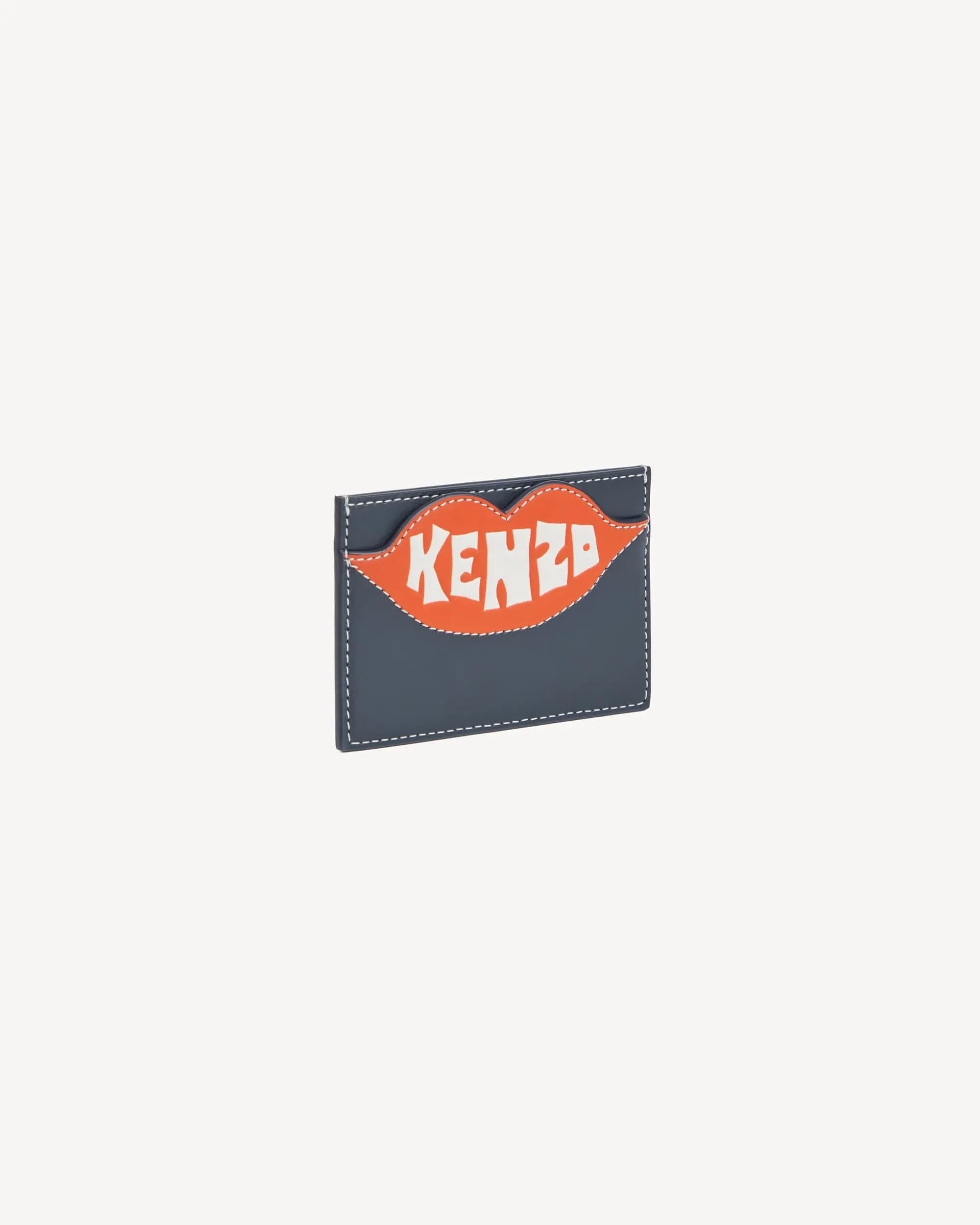 KENZO LOVES海軍藍卡夾。NT$5,800(惇聚國際提供)