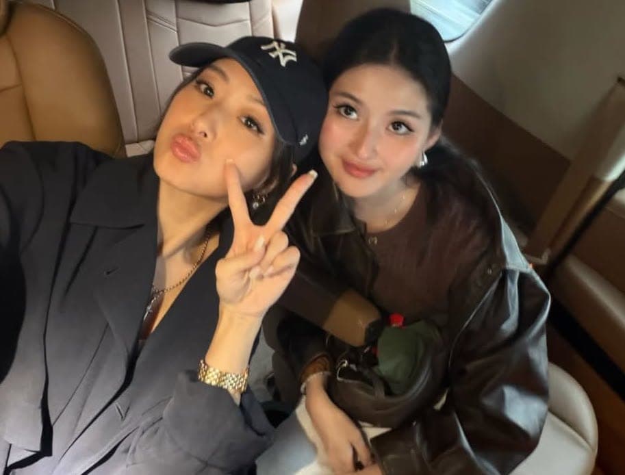 廖思惟(右)跟媽媽孫芸芸長得很像。(翻攝trinityliao IG)