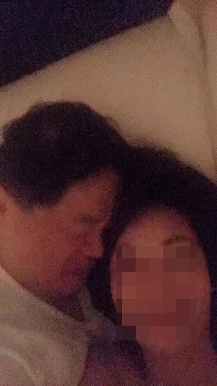 李孟諺與張姓女子親密合照。(翻攝自ptt)