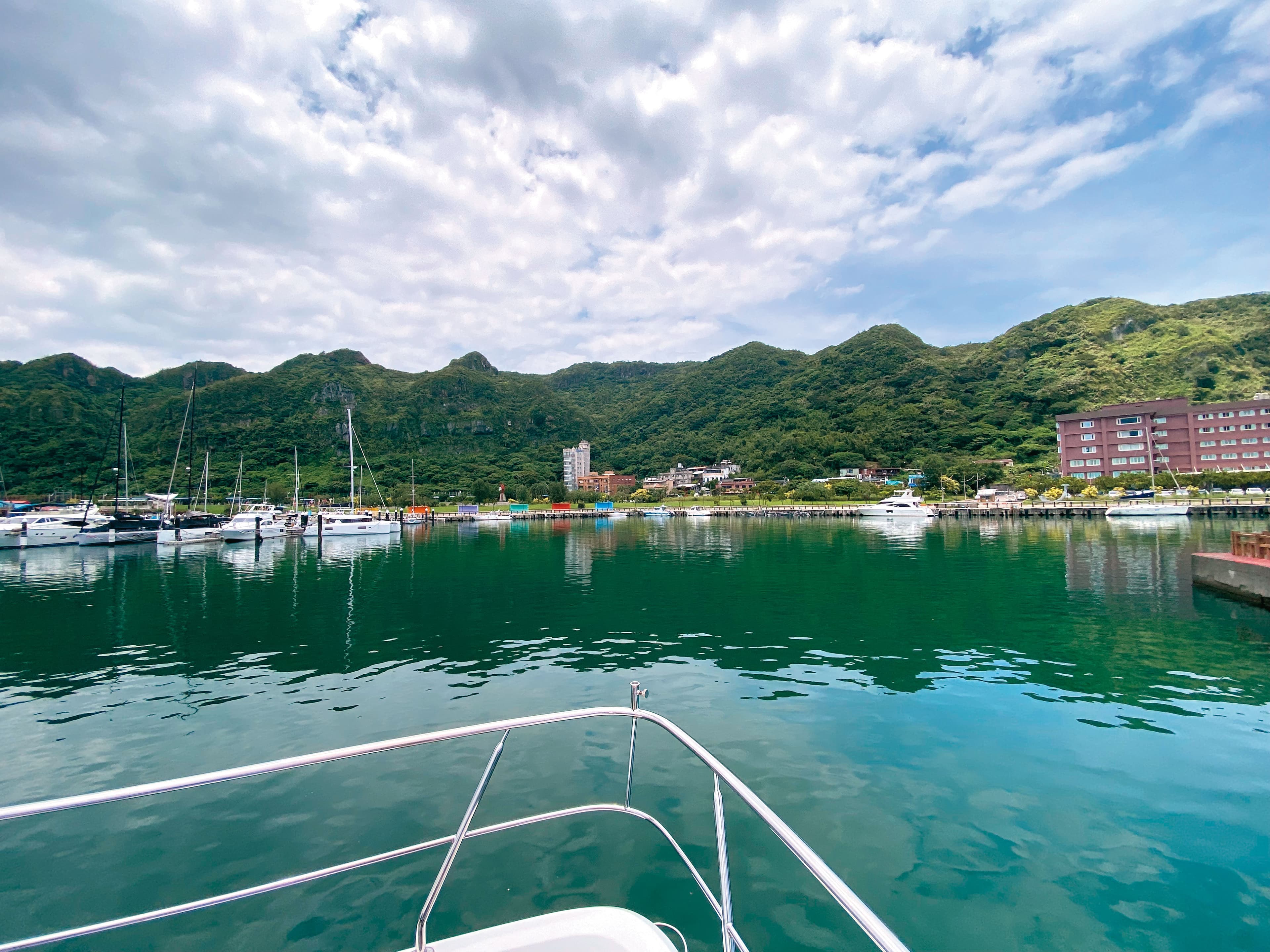 朱國榮8月間即密集赴基隆八斗子遊艇碼頭(圖),隨後即搭豪華遊艇赴菲律賓。