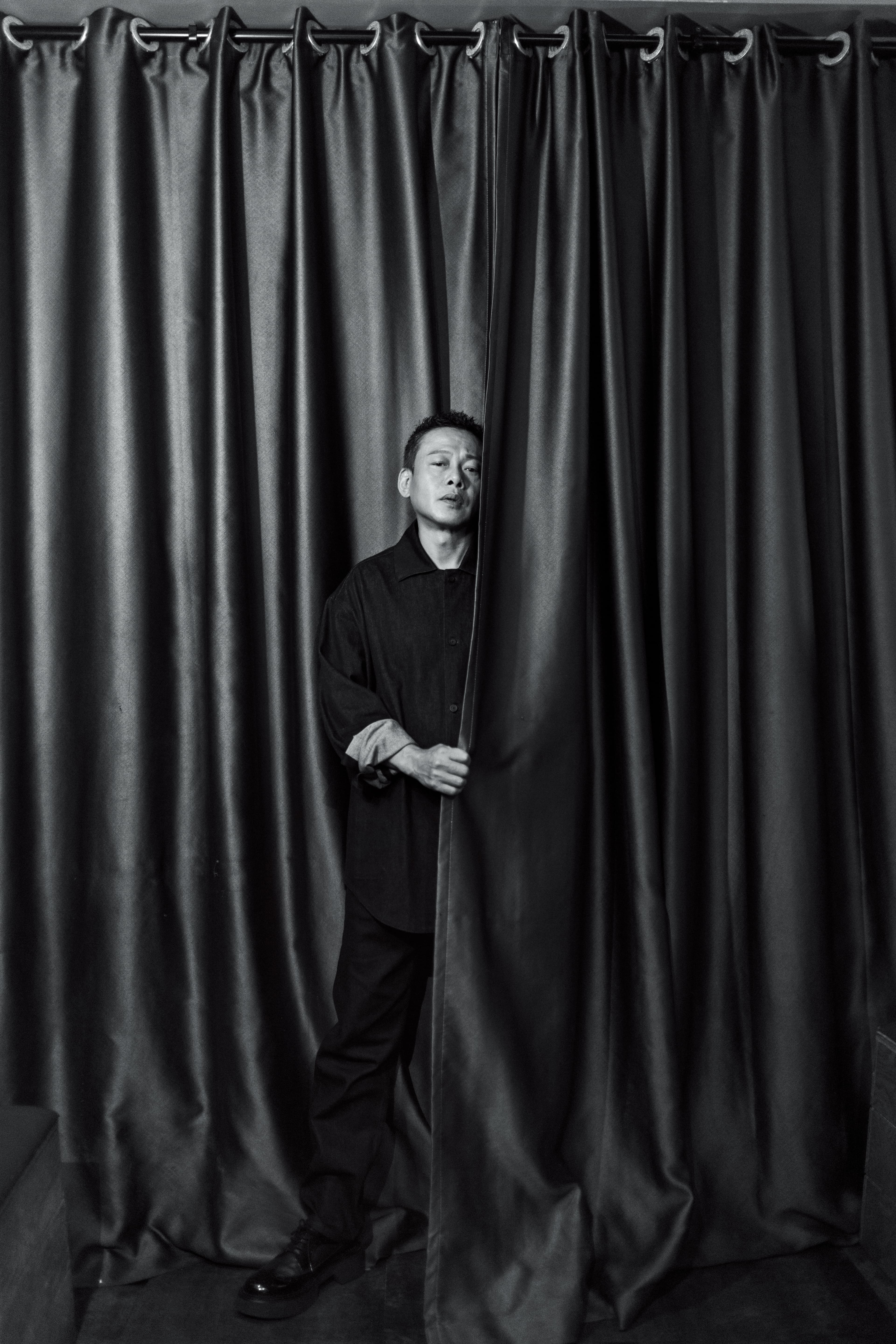 李康生積極尋找其他的演出機會,完全沒有顧慮各種題材或角色限制,找尋各種可能。