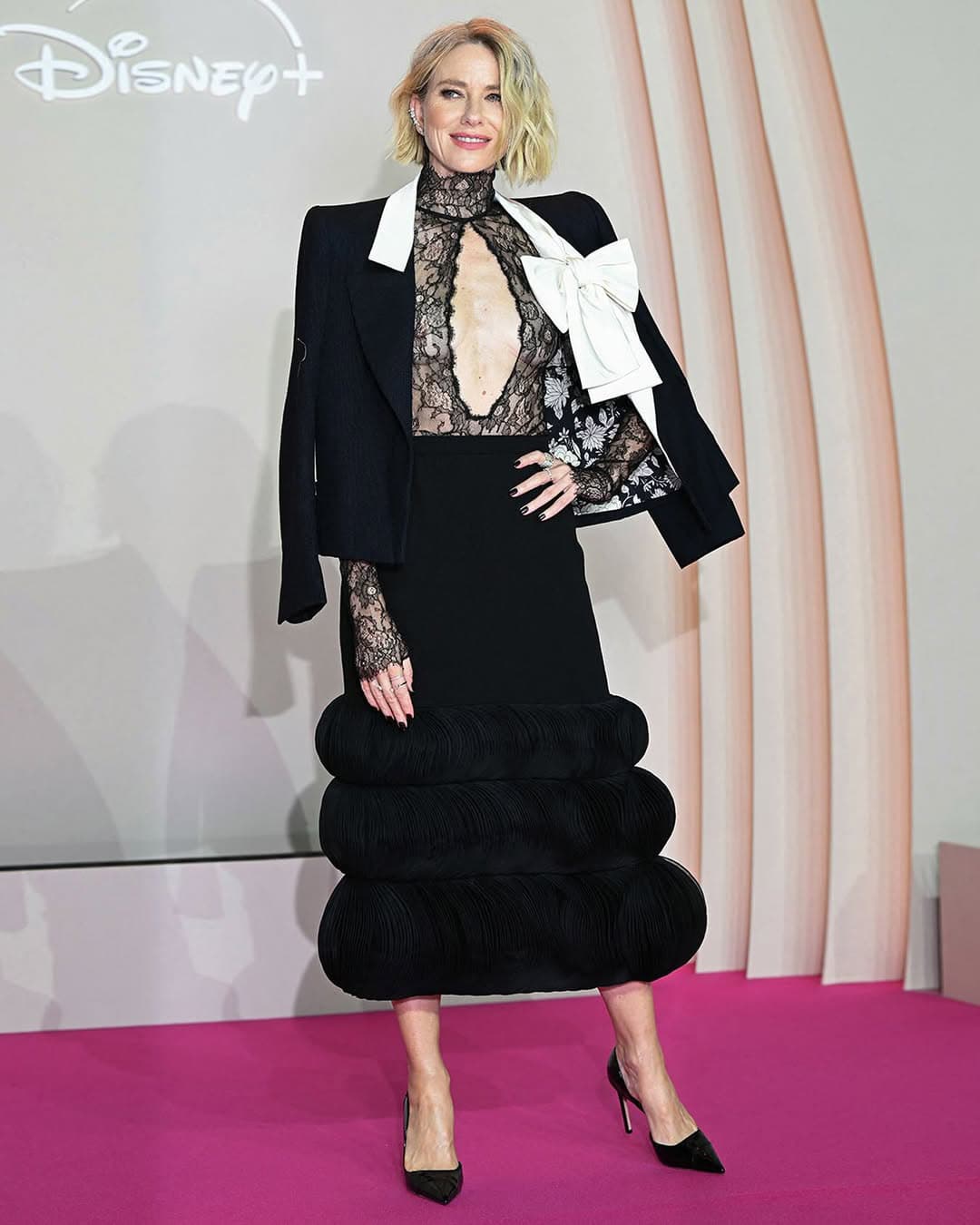Valentino高訂系列是女星走紅毯的不敗首選,圖為女星Naomi Watts。 (翻攝自maisonvalentino IG)