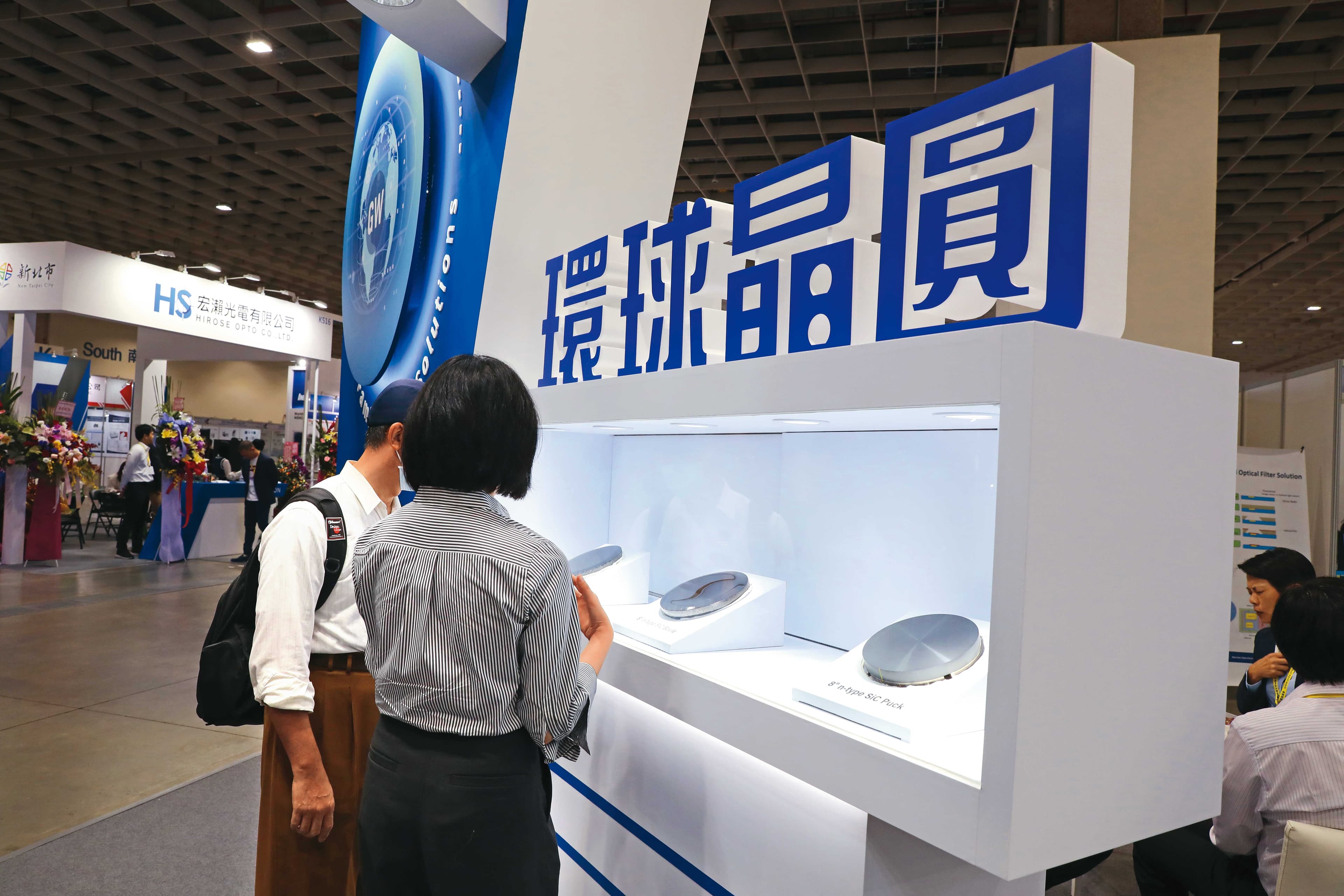 環球晶鴨子划水投入矽光子上游材料20餘年,成功取得國際大廠SOI合作出貨實績。