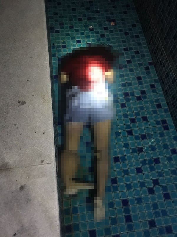 女子墜死在游泳池。(翻自《中國報》)