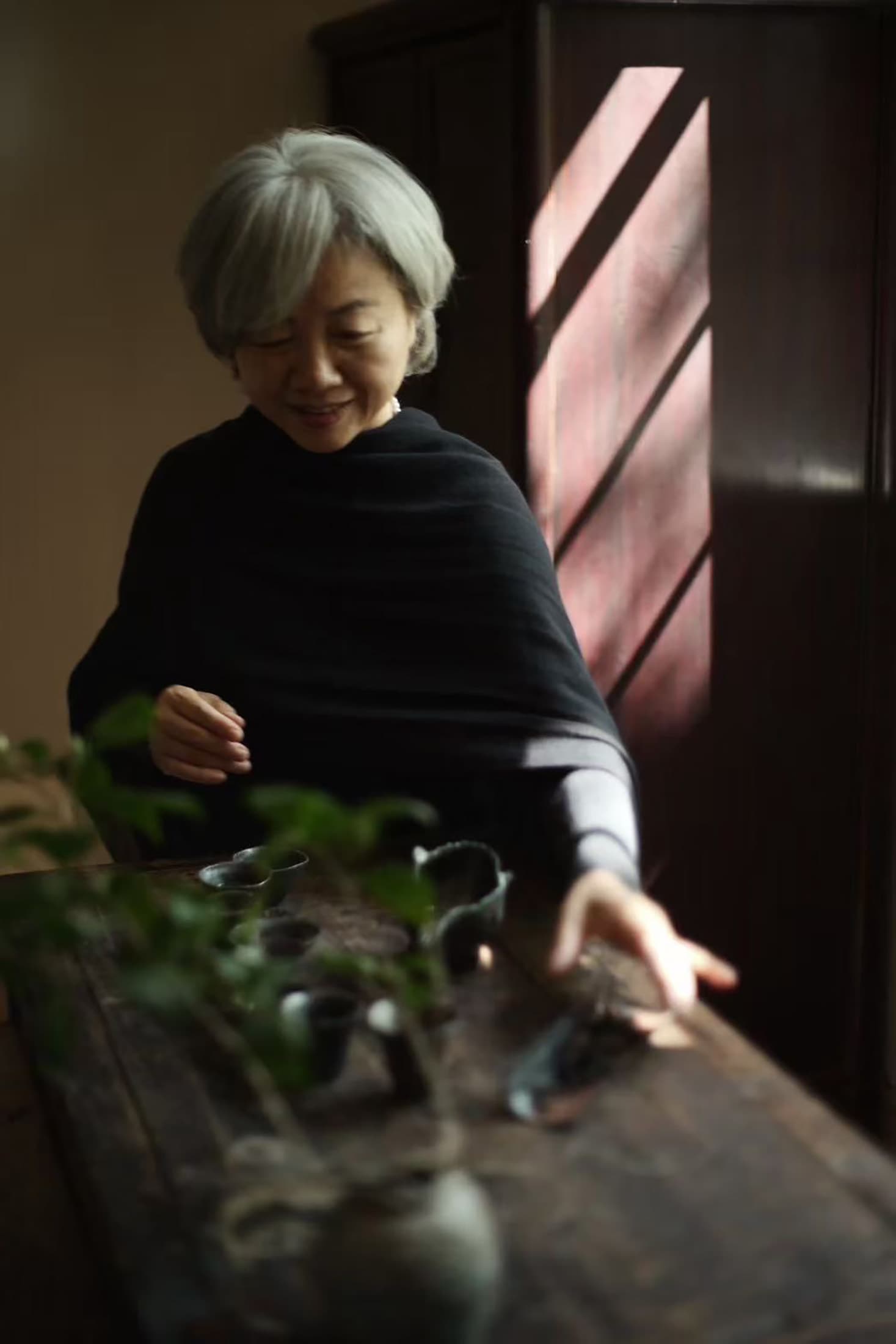 台灣茶美學指標「小慢」謝小曼等多位名家齊聚,於山間沙龍分享如何將傳統茶文化轉譯為具國際競爭力的生活語言。(POUYUENJI寶元紀提供)