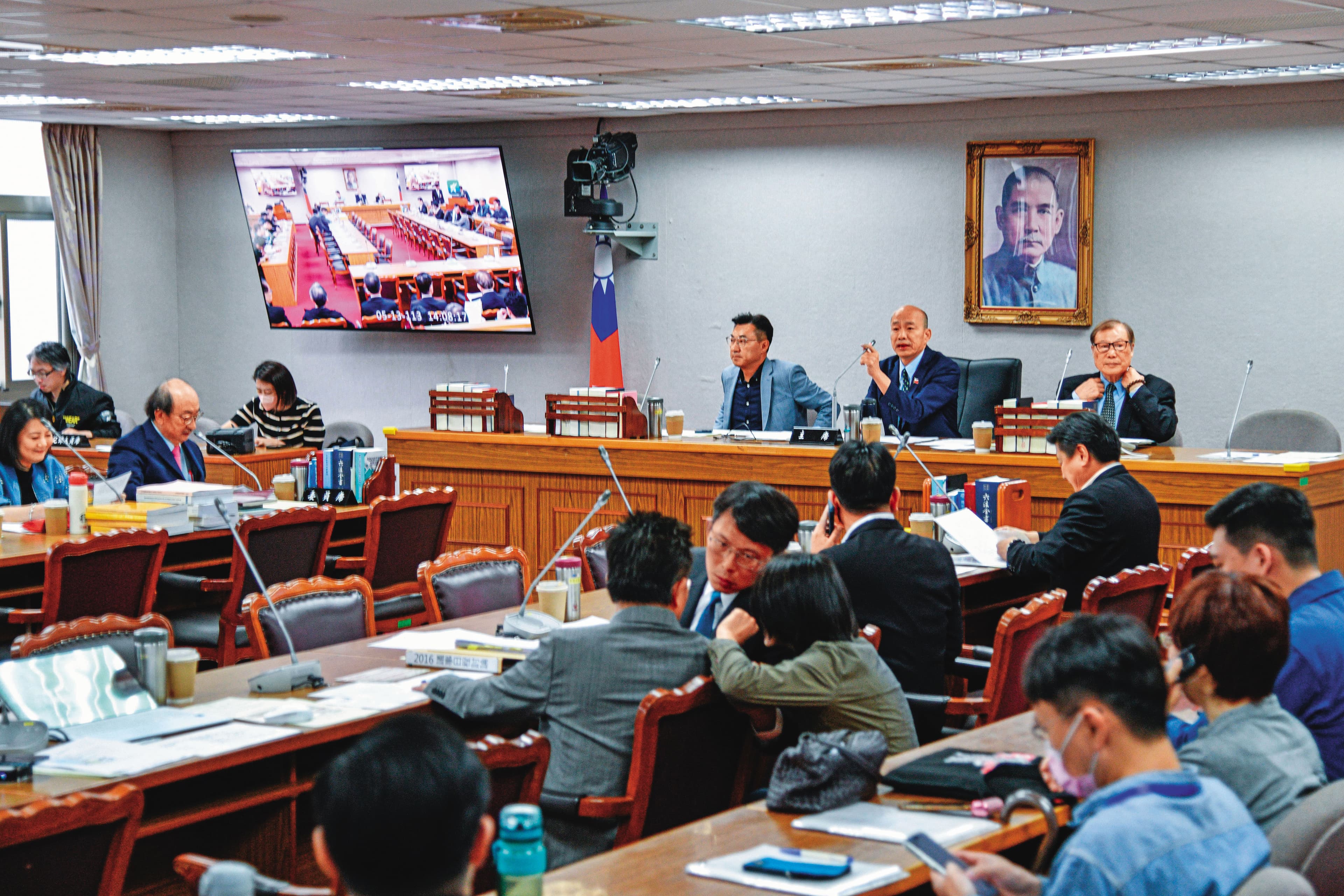立法院長韓國瑜多次召開國會改革法案的協商,但條文至520未獲共識。