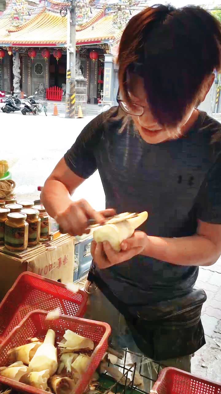 李祖恩抓住機會,從賣果菜的流動攤販,搖身一變高級水果禮盒商。(李祖恩提供)