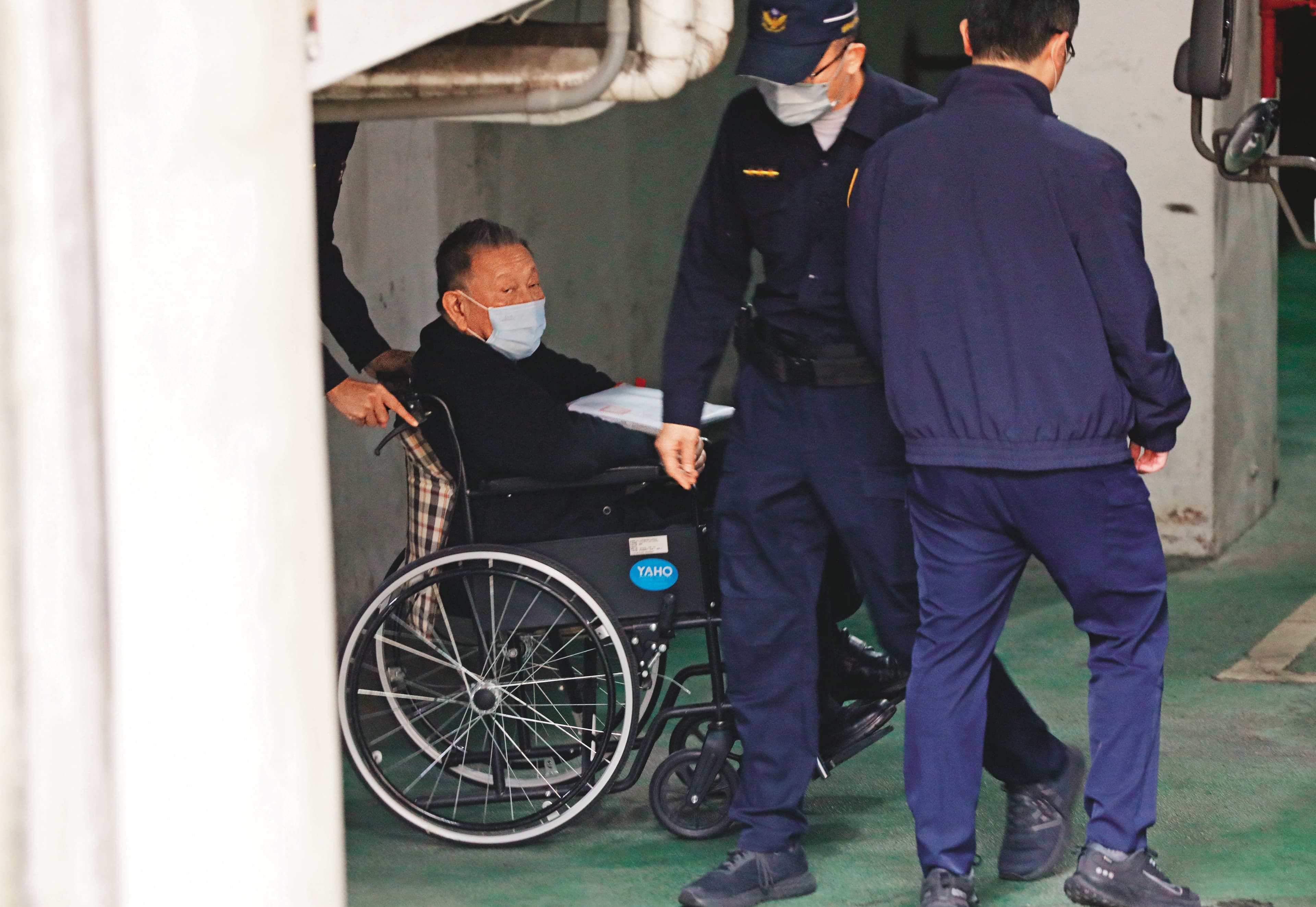 沈慶京多次進出病舍,以健康不佳為由,二度聲請交保停押,不過,法官調閱病歷仍駁回。