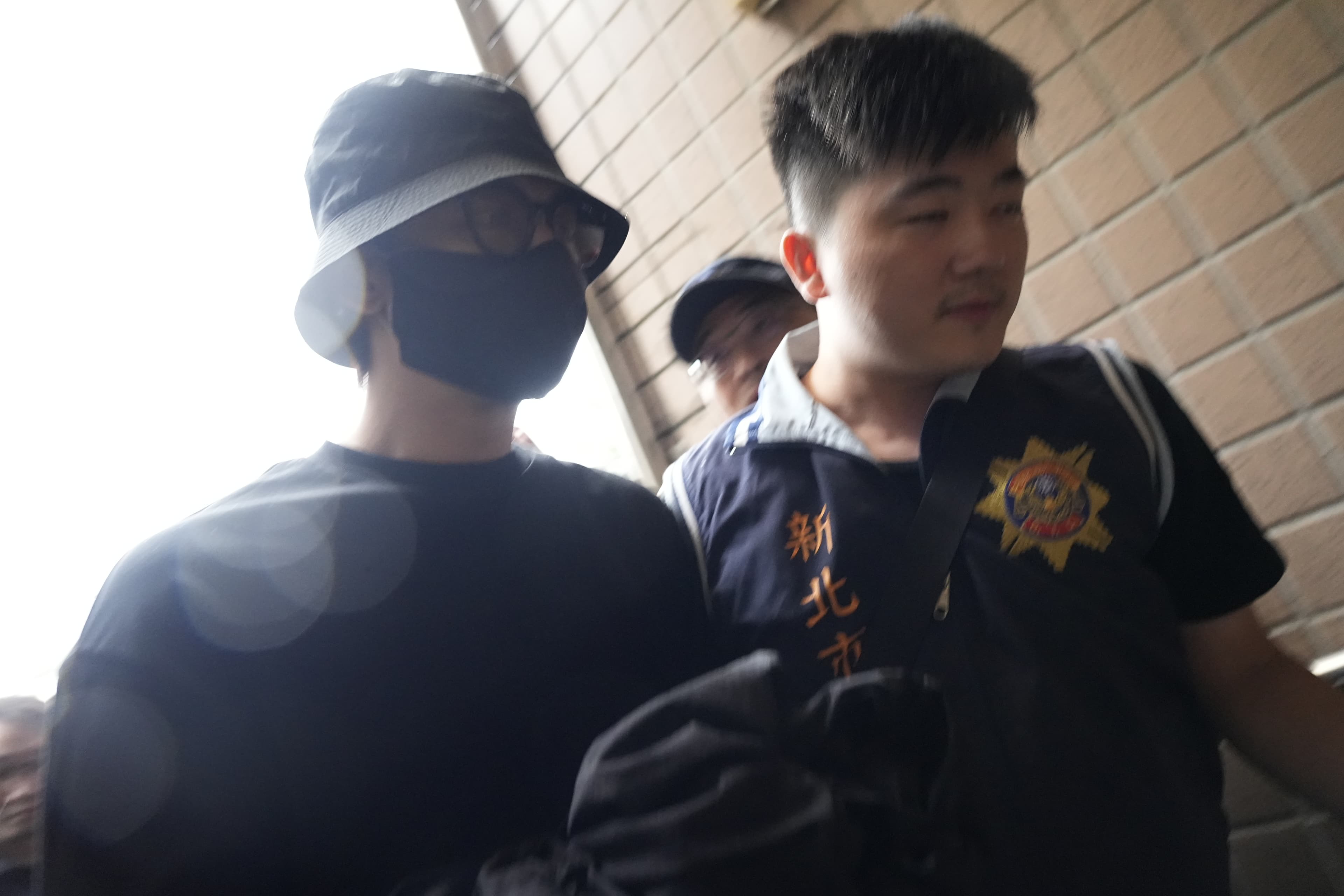 陳柏霖因閃兵爭議到案。