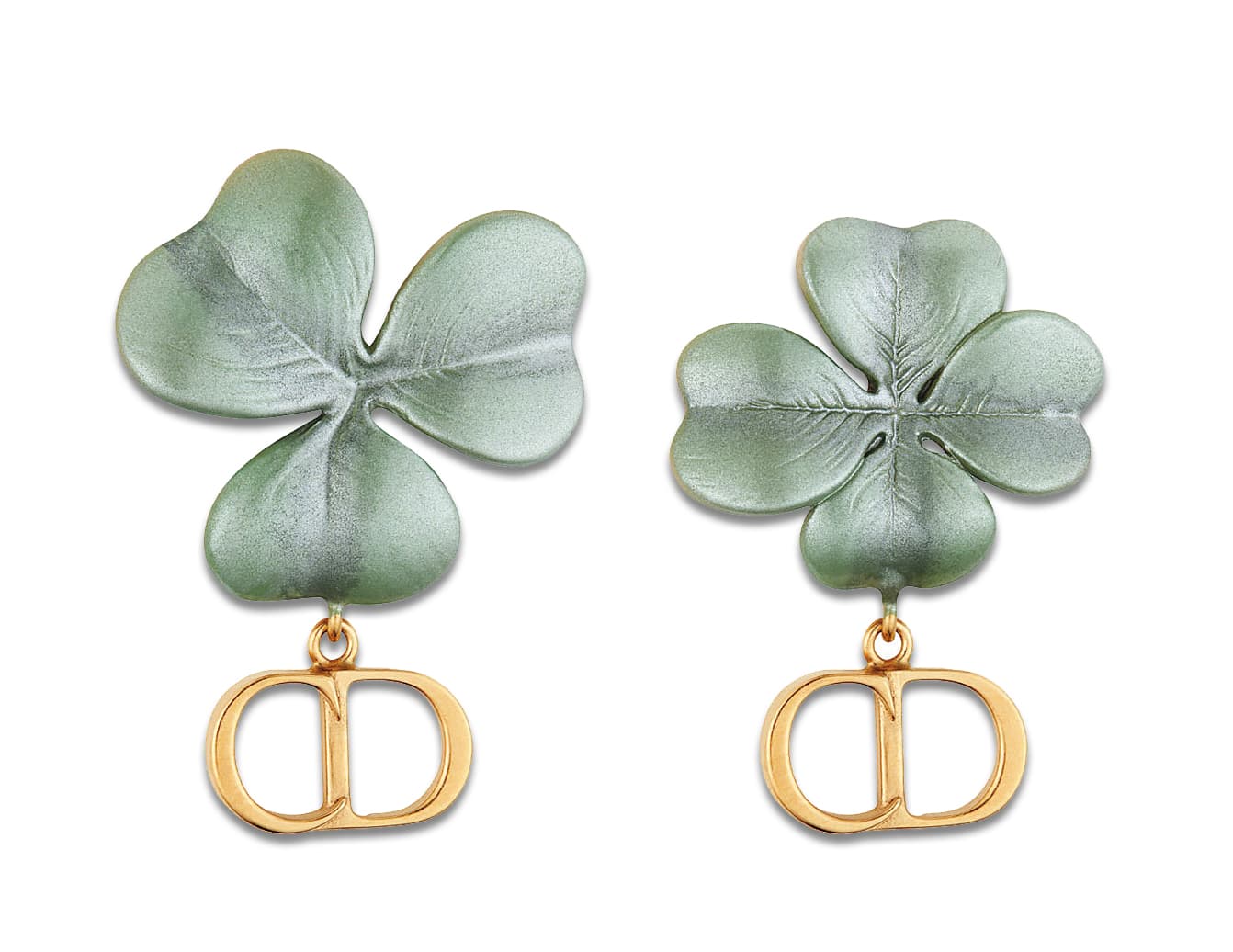Dior綠色漆面幸運草耳環 NT$19,000(Dior提供)
