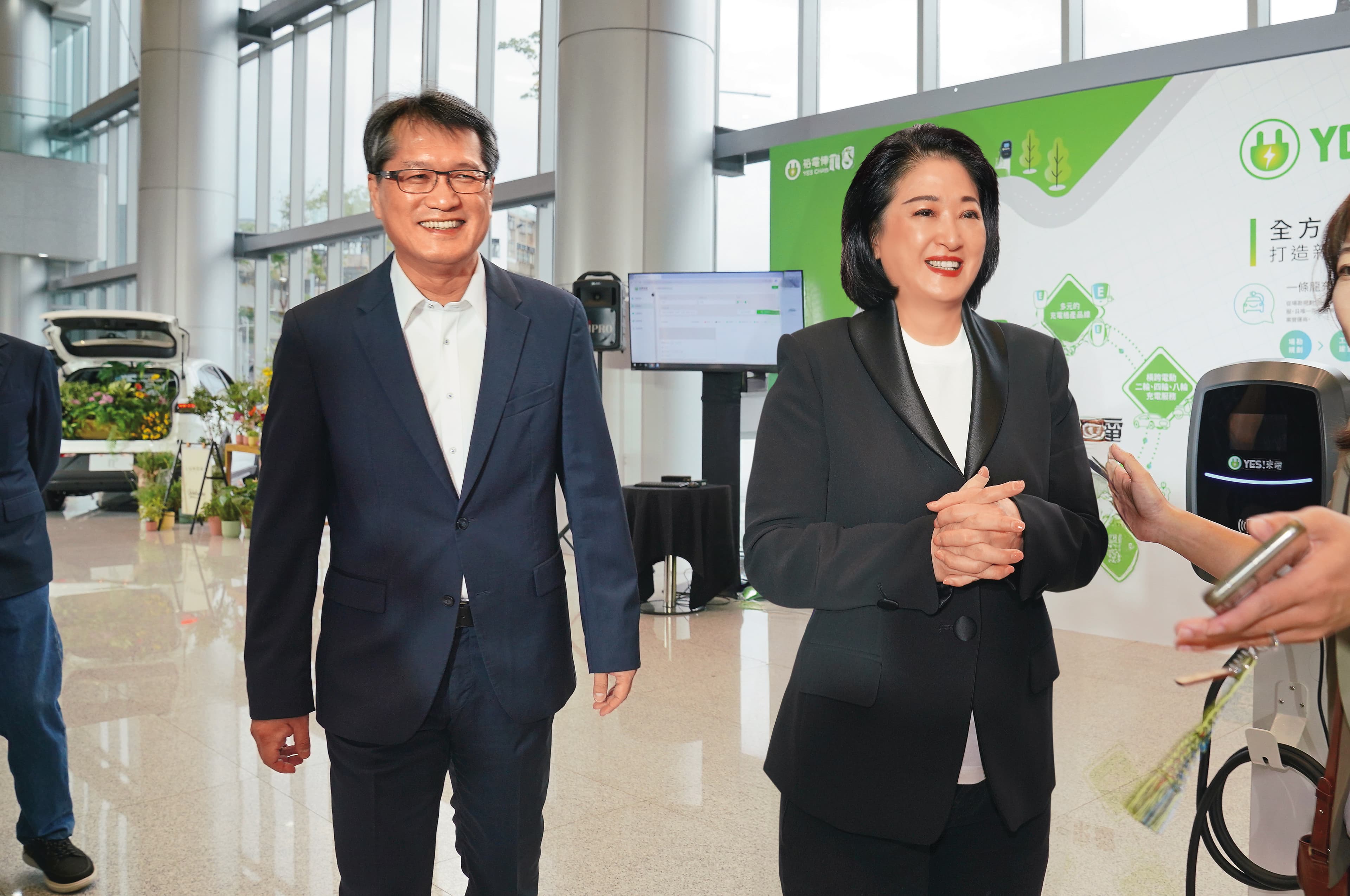 面對關稅、貨物稅政策未定,導致車市買氣重挫,裕隆集團執行長嚴陳莉蓮親自上陣督軍。