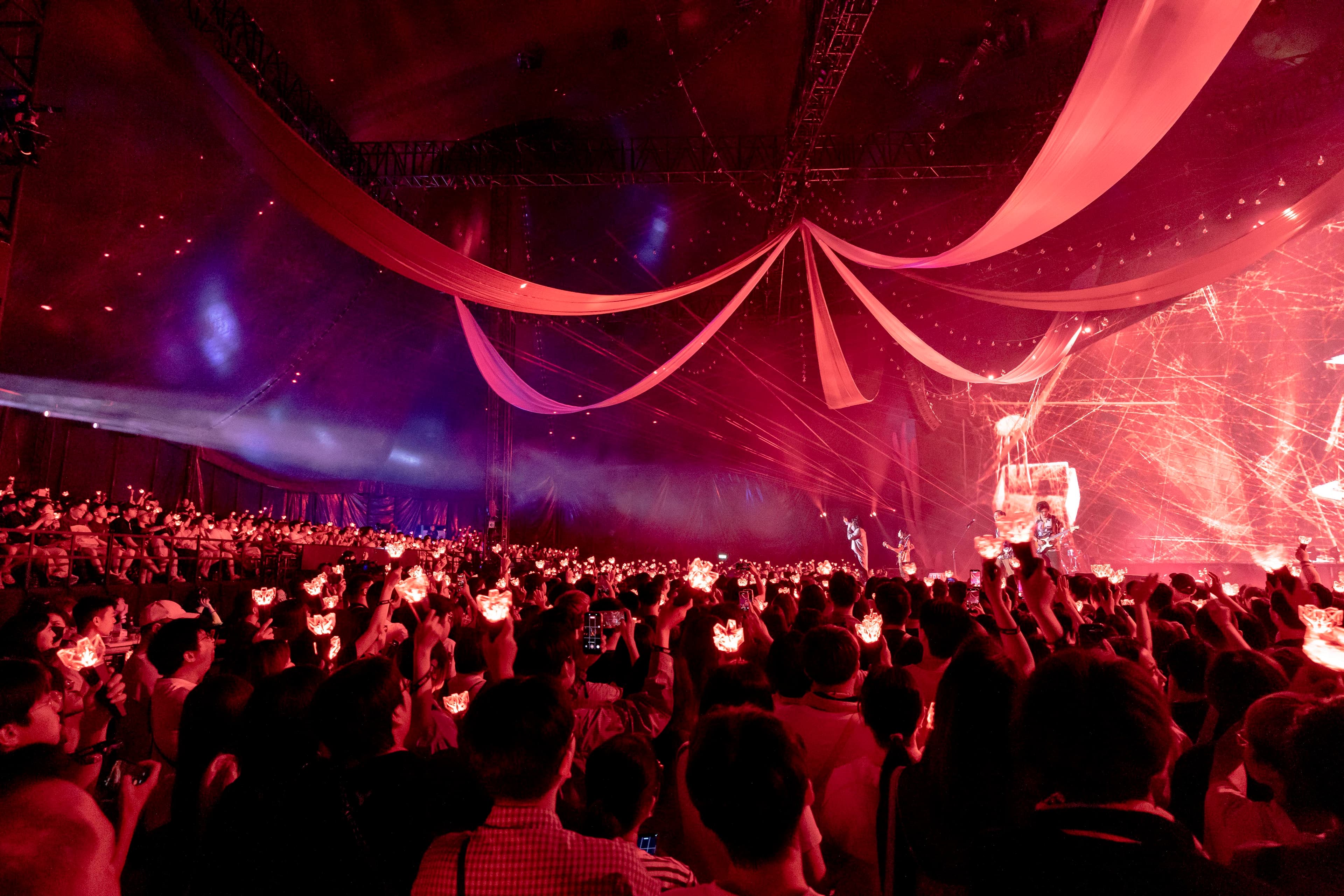 麋先生《大馬戲團 CircUs Max》感謝馬戲表演團隊Eye Catching Circus創造超越想像的表演。(相信音樂提供)