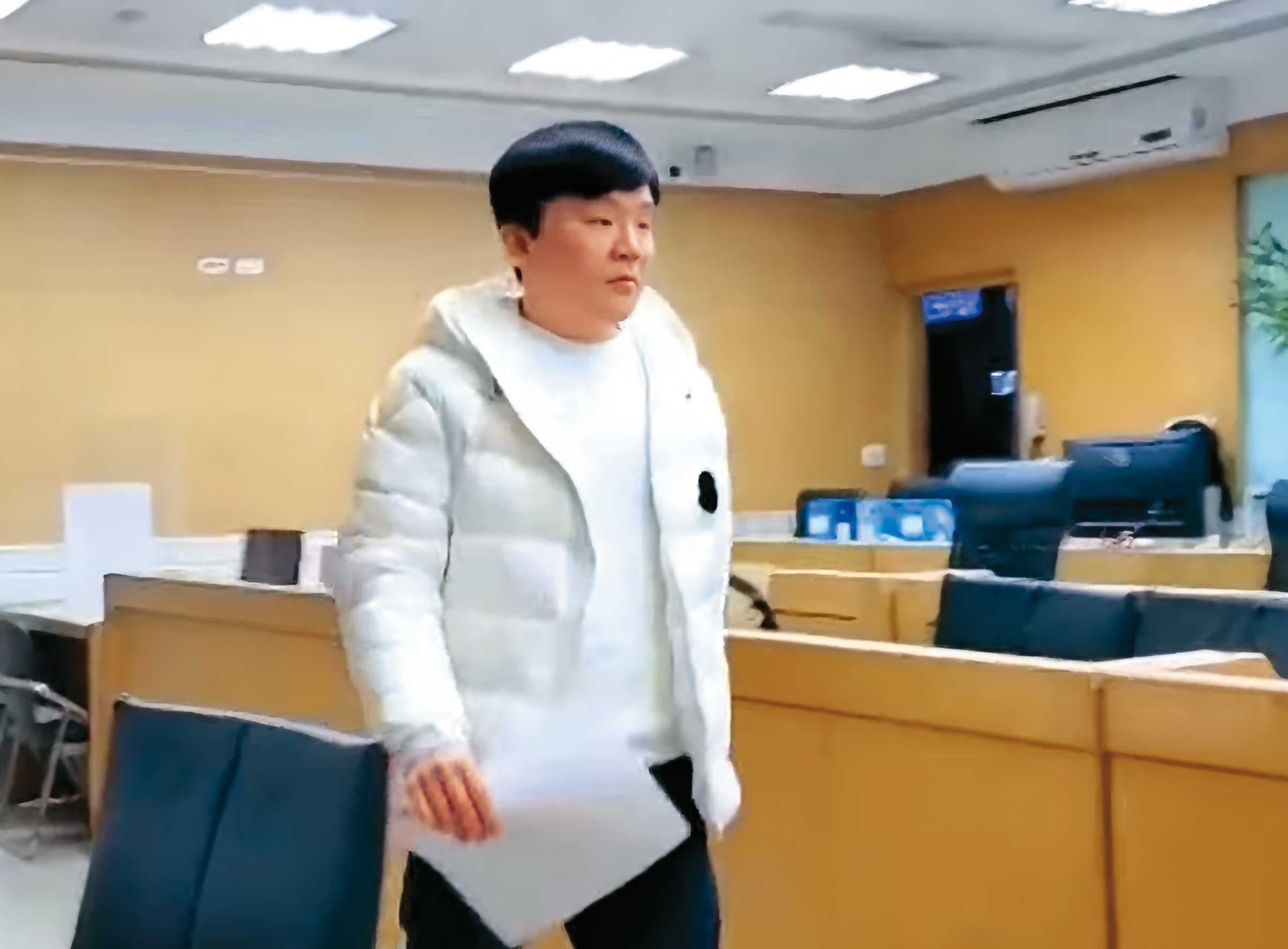 臺雅詐騙案已故老董的特助鄭淳駿(圖)接獲友人轉知,臺雅高層花錢欲找3名立委透過檢調要辦他,內情與本刊先前報導不謀而合。(東森新聞提供)