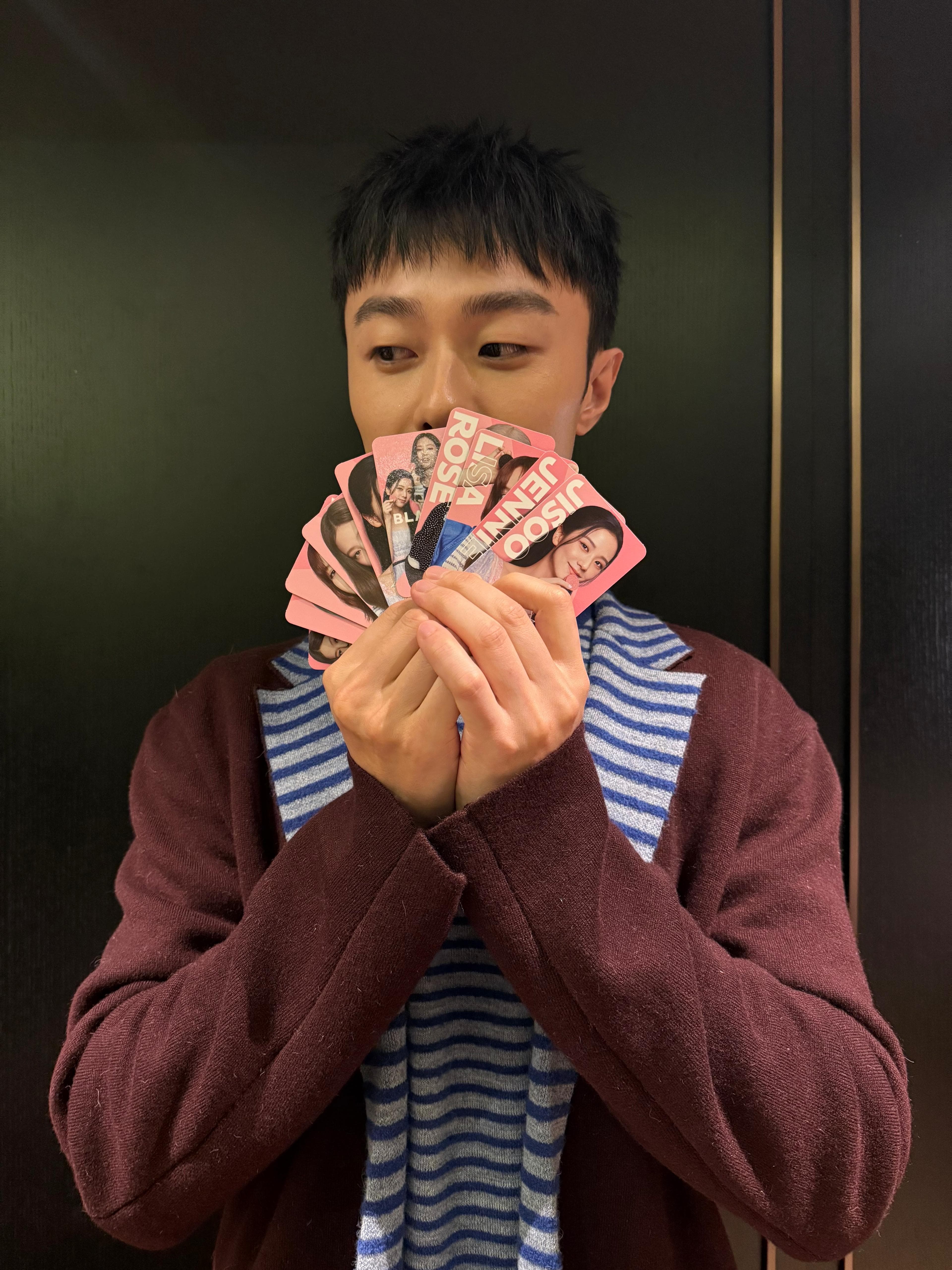 施柏宇上一部電影 《夏日最後的祕密》在韓國上映,他與導演邱晧洲、女主角程予希赴韓宣傳。(施柏宇工作室提供)