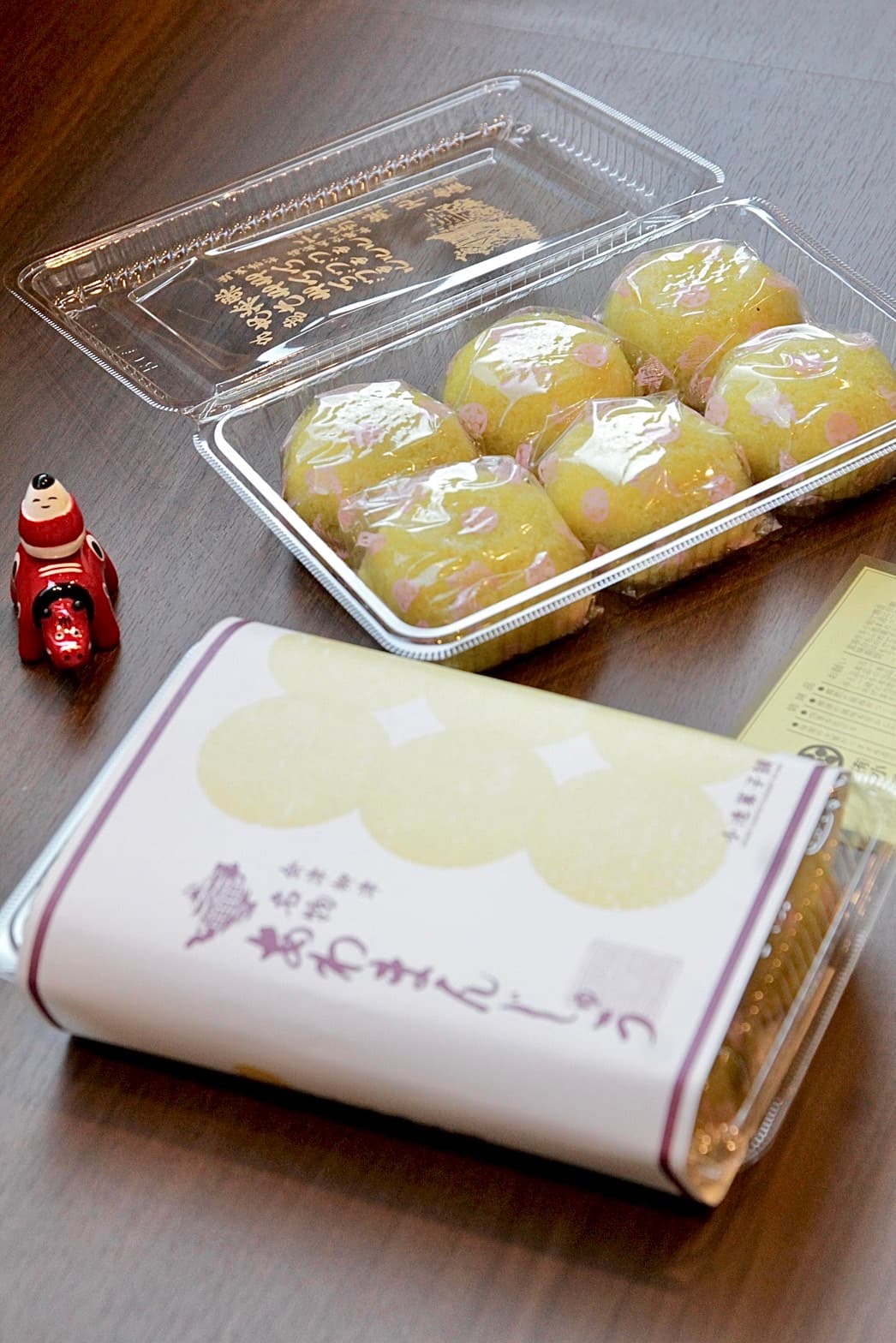 「小池菓子鋪」絕對、必吃的經典「小米饅頭」,是當地限定的名物。(130日圓/顆,約NT$28)