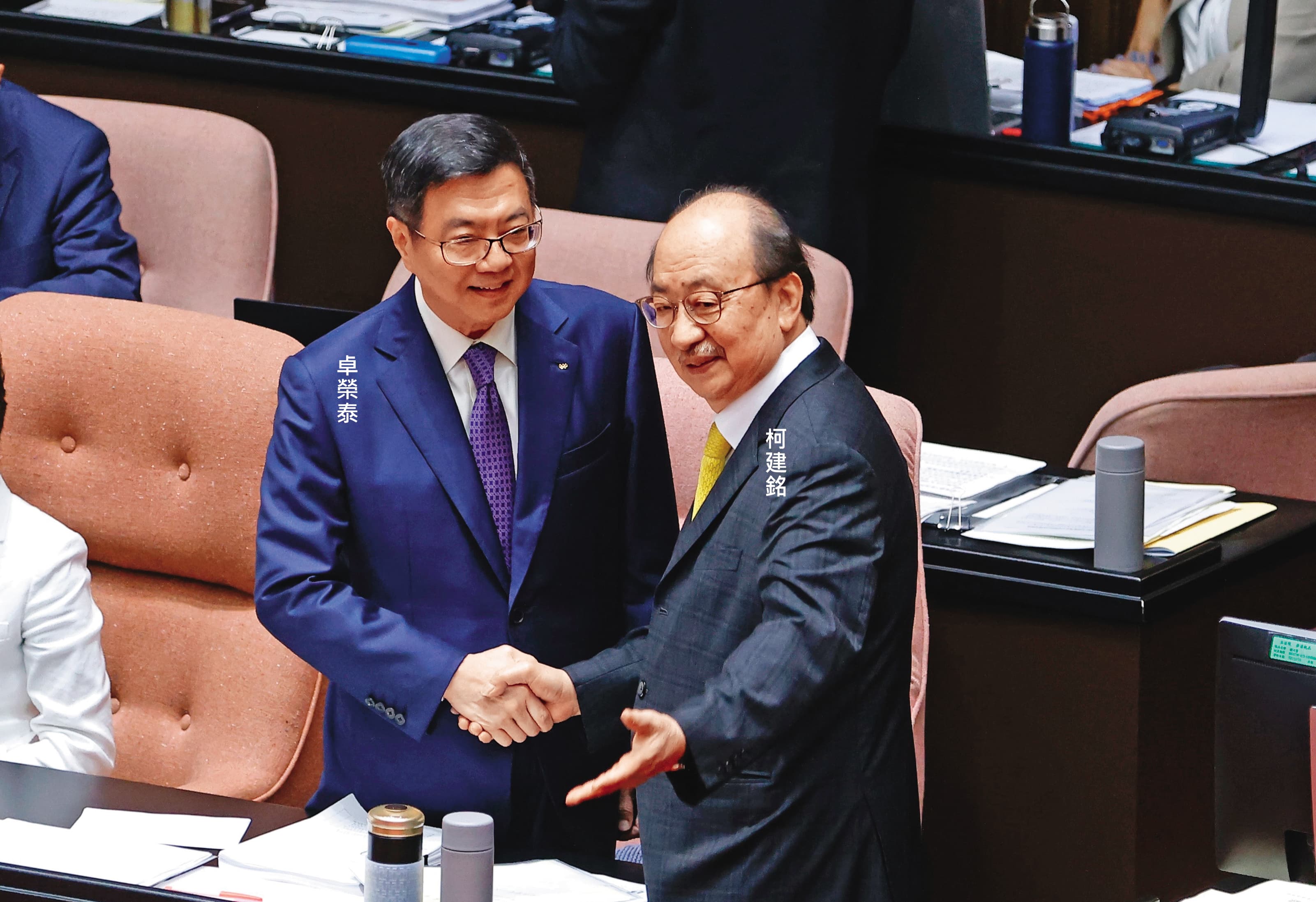 卓榮泰以其溫和性格、柔軟身段,在立院總質詢至今有驚無險。