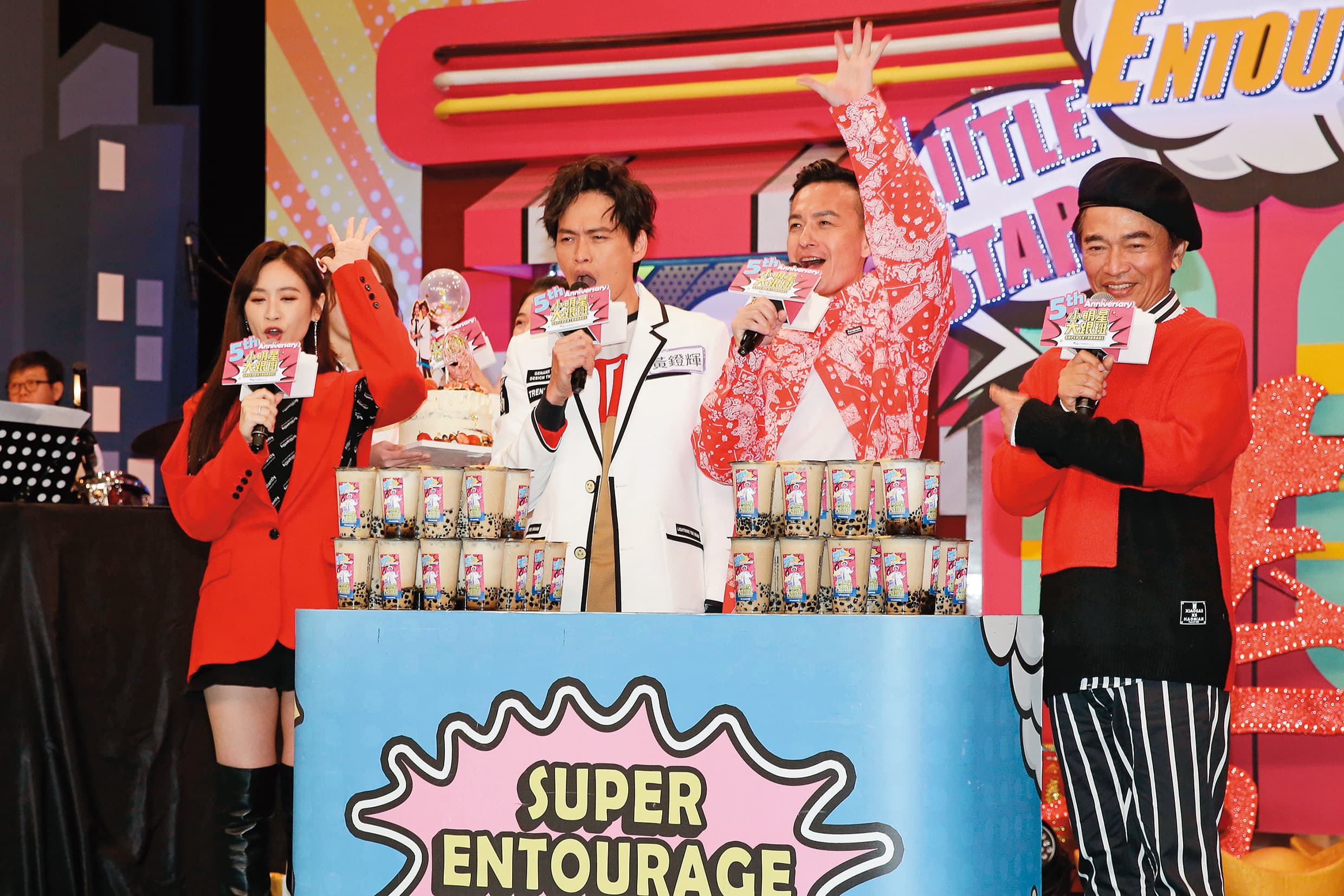 吳姍儒(左起)、黃鐙輝、小鐘和吳宗憲出席《小明星大跟班》5週年記者會。