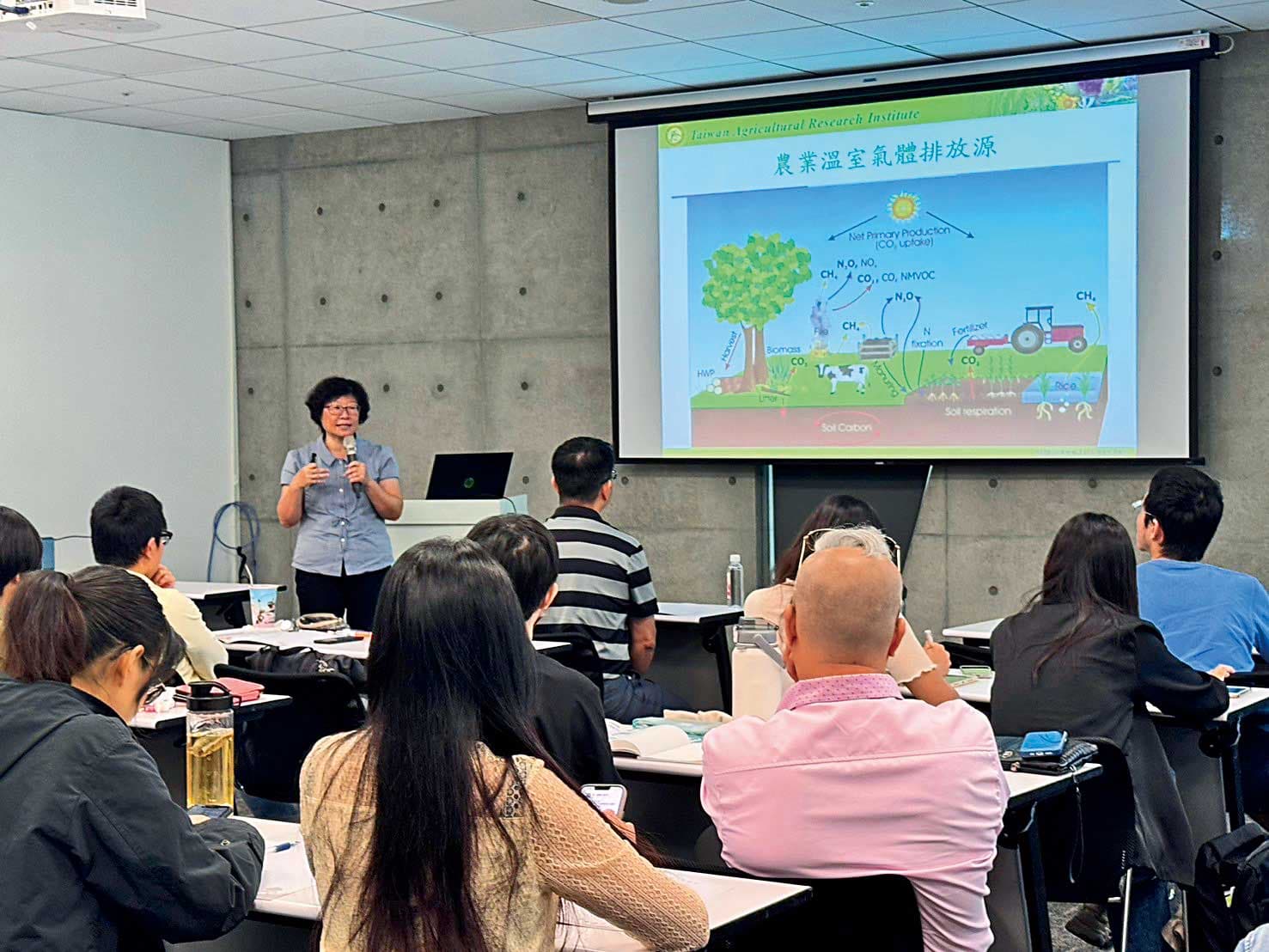 南畝王與中興大學等農業相關機構有深厚合作關係,透過開設工作坊推動本土自然碳權,故獲碳交所青睞。