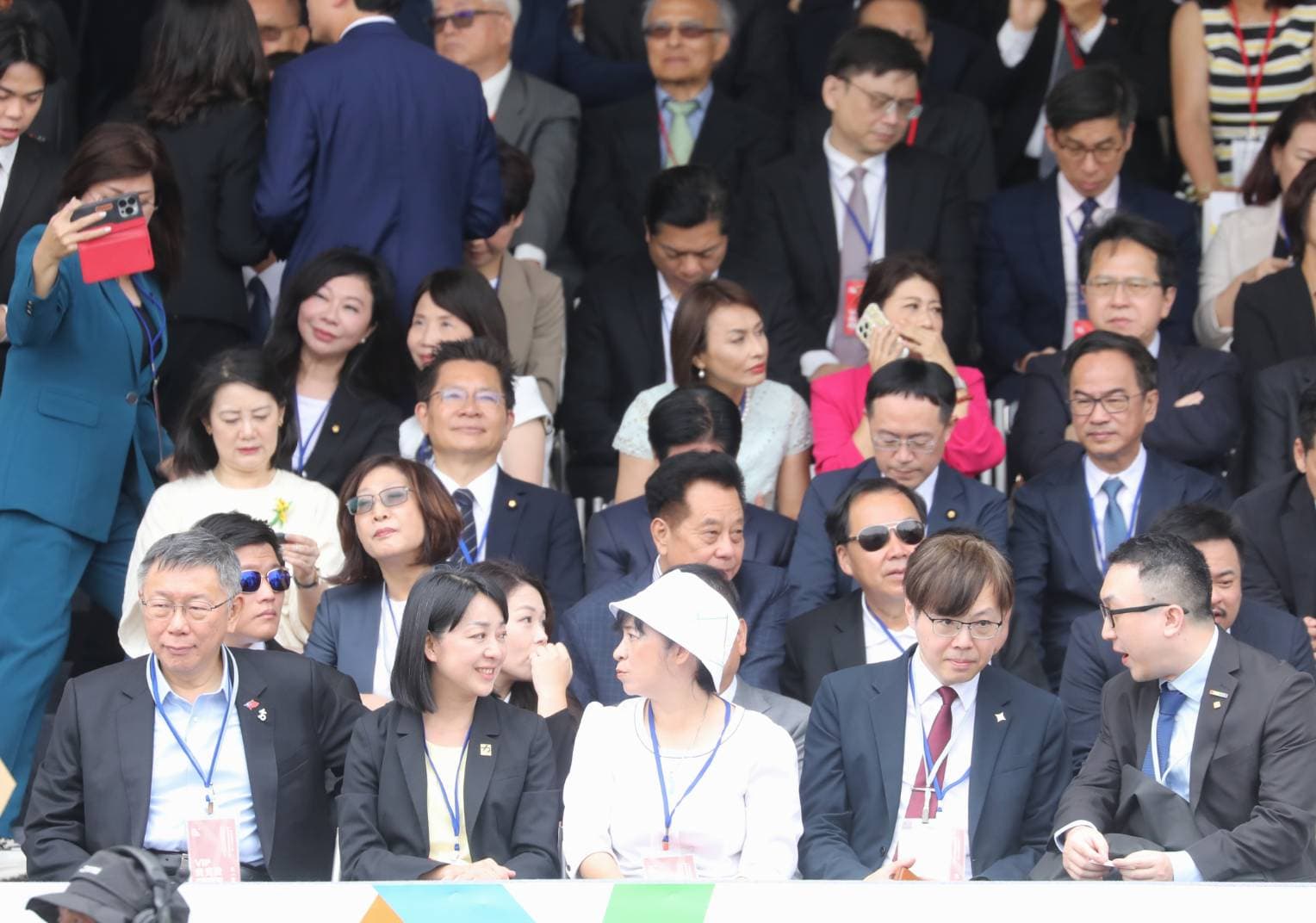 時代力量黨主席王婉諭(前排左2)一早出席總統就職典禮共襄盛舉。