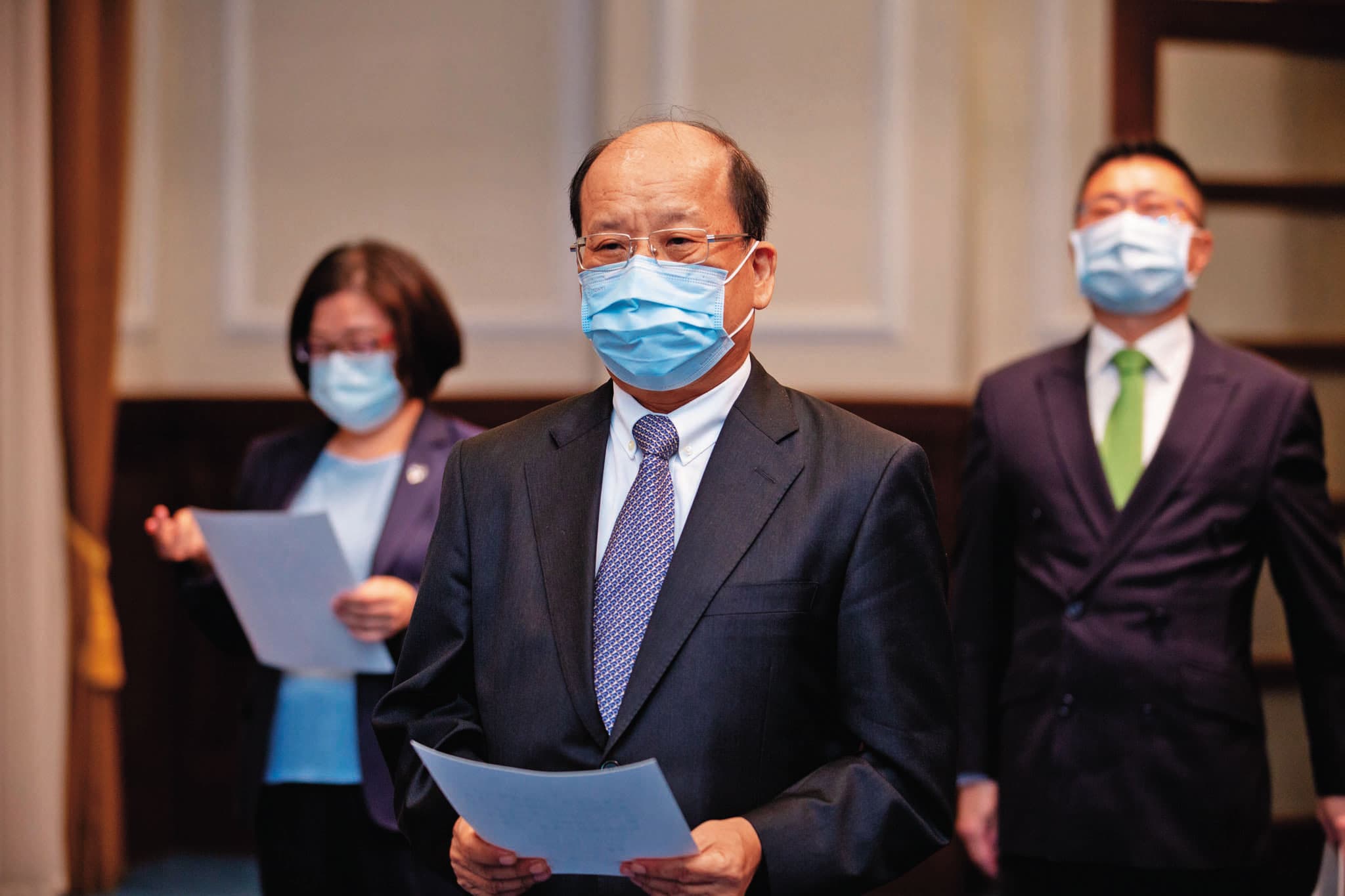 李伯道(中)2020年在總統府宣誓恪遵國家法令,不妄費公帑,不營私舞弊,如今卻涉貪汙、性騷擾及霸凌。(翻攝總統府flickr)