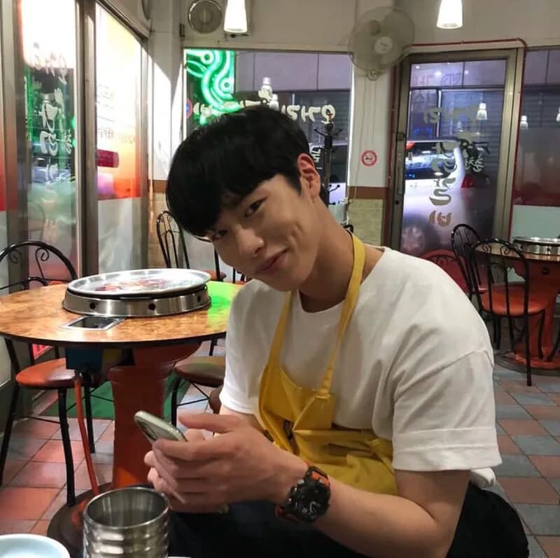 李宰旭擅長料理也很愛吃。(翻攝李宰旭 INS)